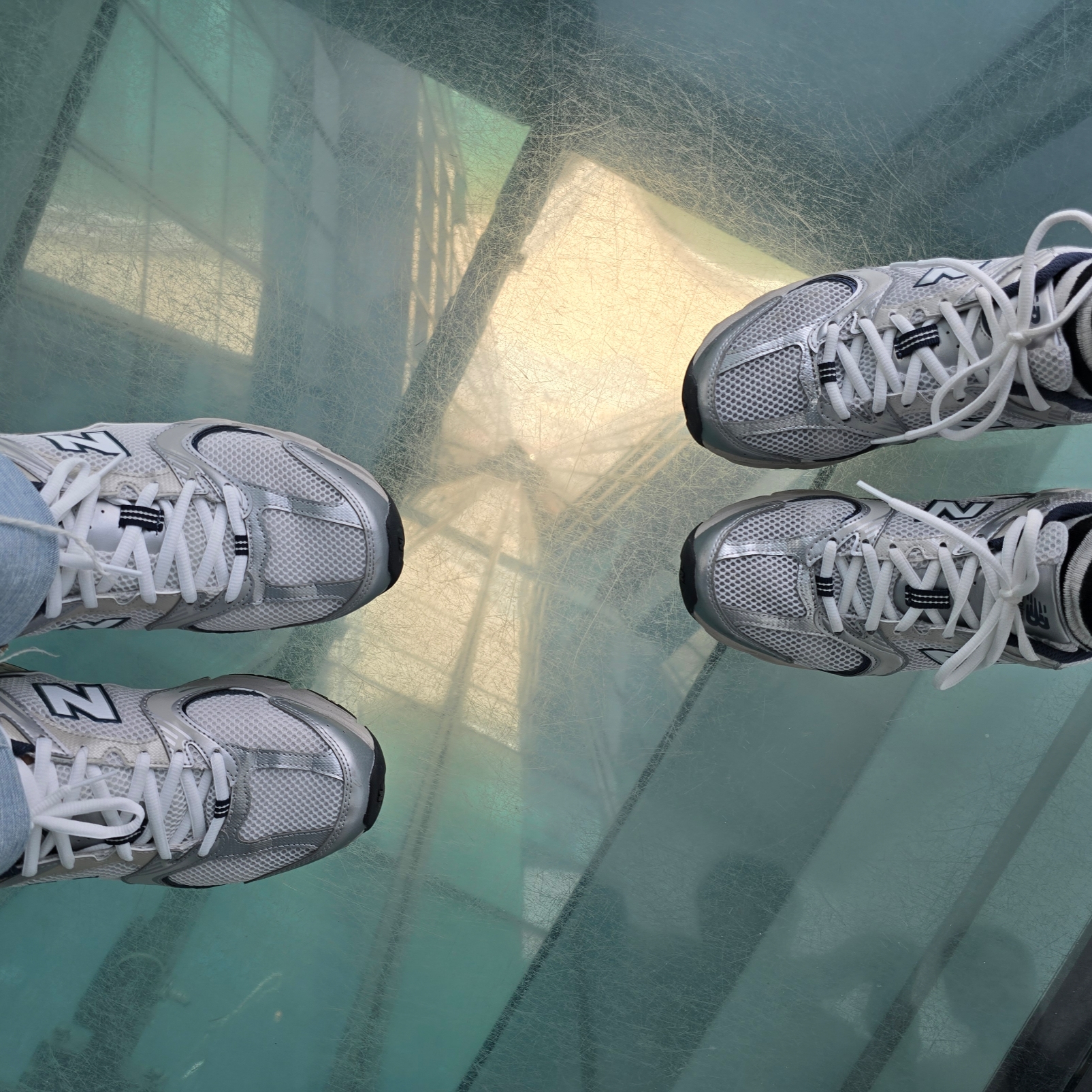 New Balance 530 Steel Grey 착용 스타일