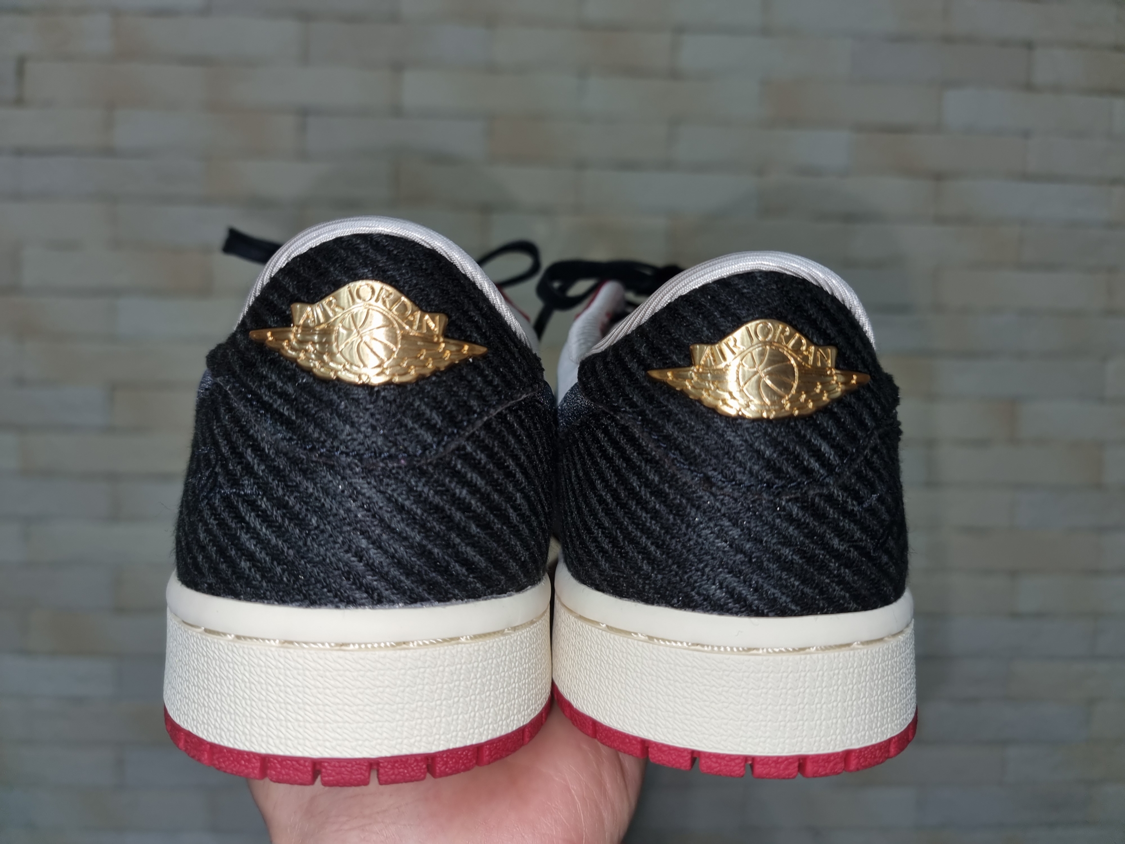 Jordan 1 x Trophy Room Retro Low OG SP Sail Varsity Red 착용 스타일 - 5