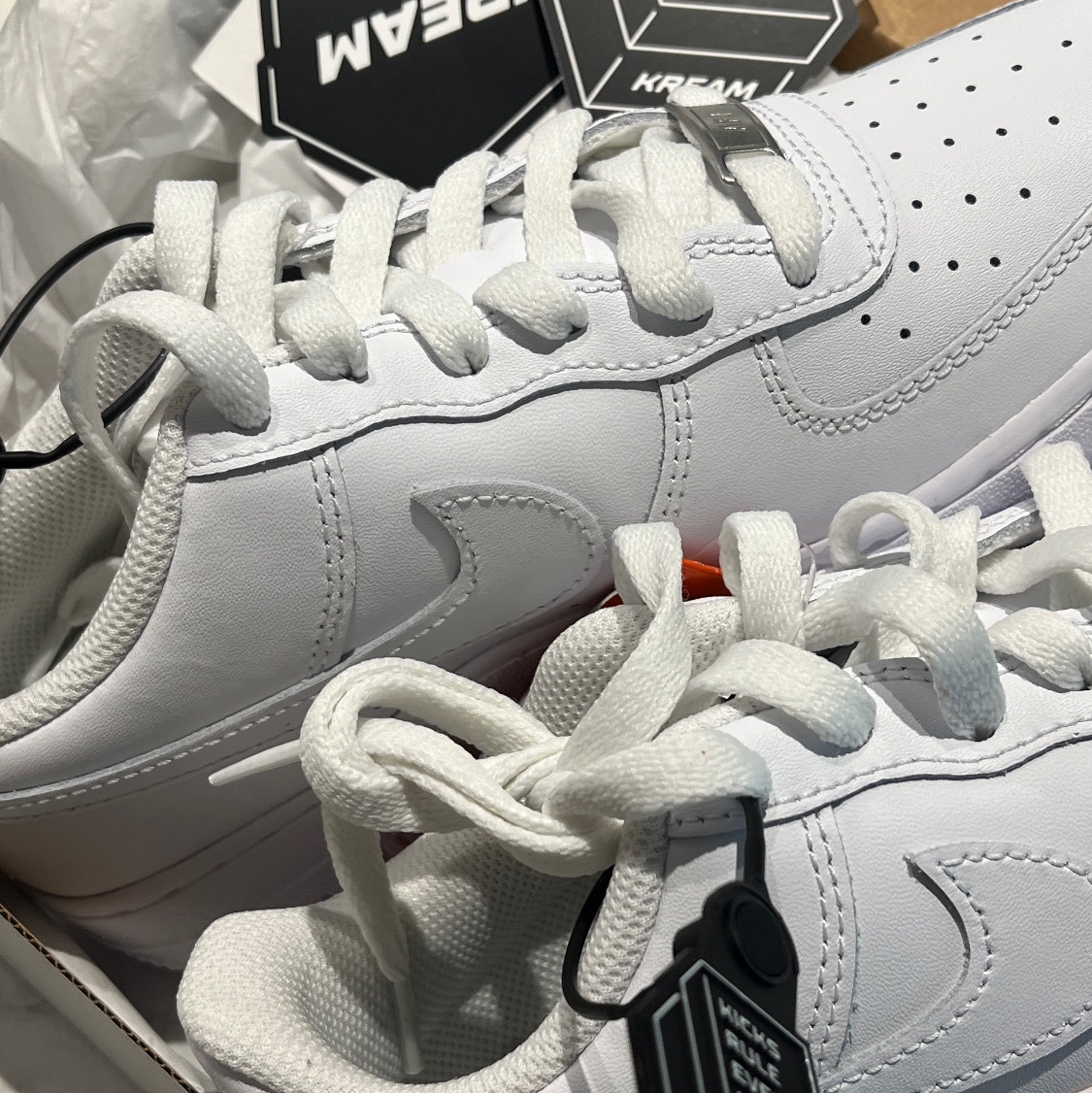 (GS) Nike Air Force 1 LE White 착용 스타일