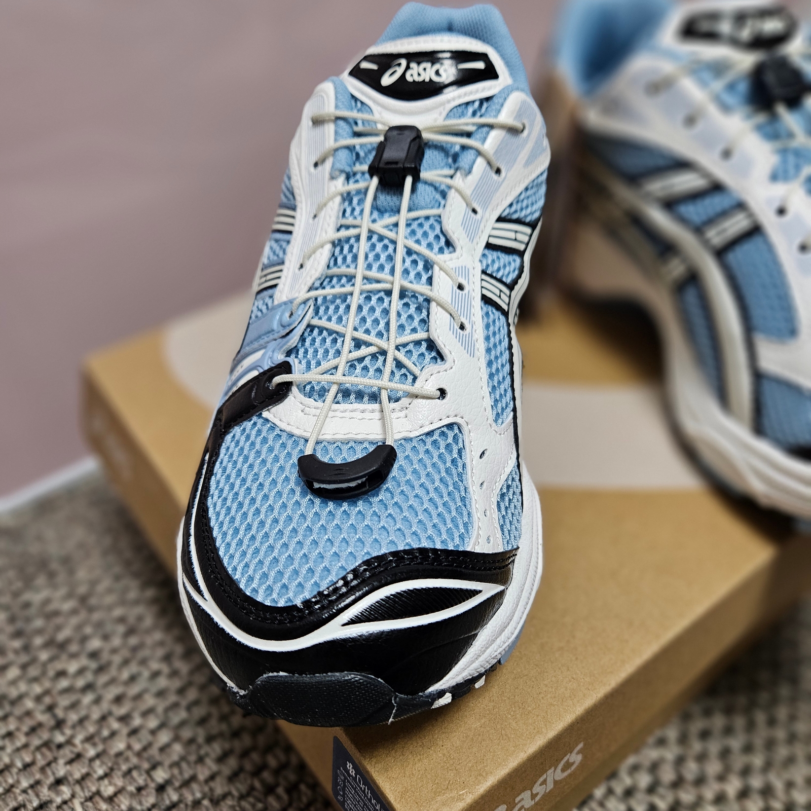 Asics Unlimited Gel-Kayano 14 Mist Cream 착용 스타일 - 4