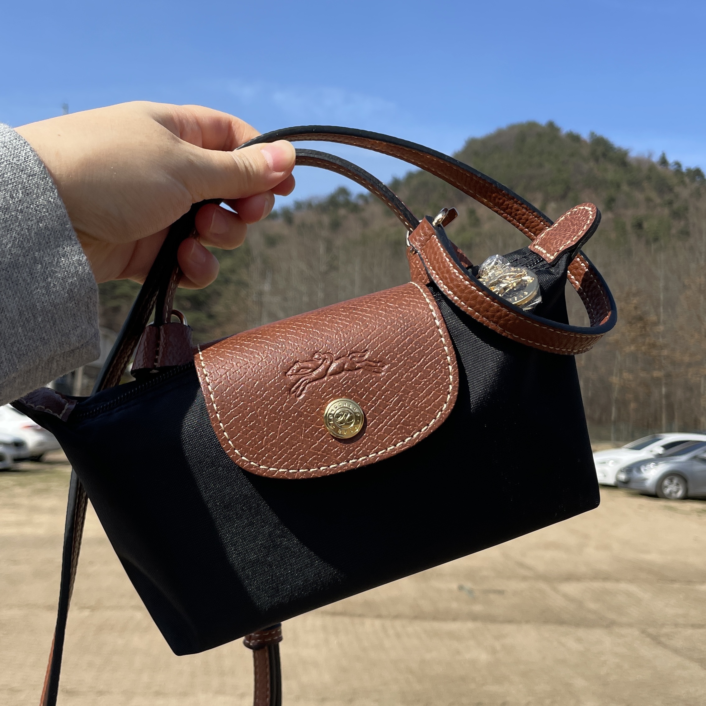 Longchamp Le Pliage Original Handle Pouch Black 착용 스타일