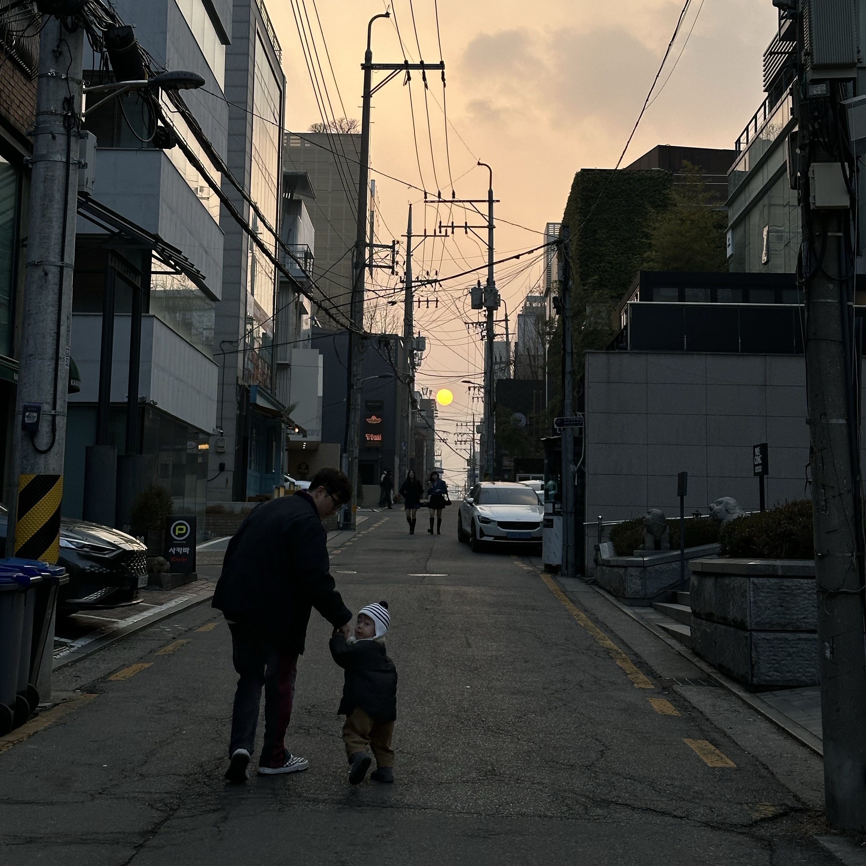 Needles 16oz Cotton Canvas Lumberjack Coat Black, Needles Narrow Track Pants Velour Charcoal 착용 스타일 - 3