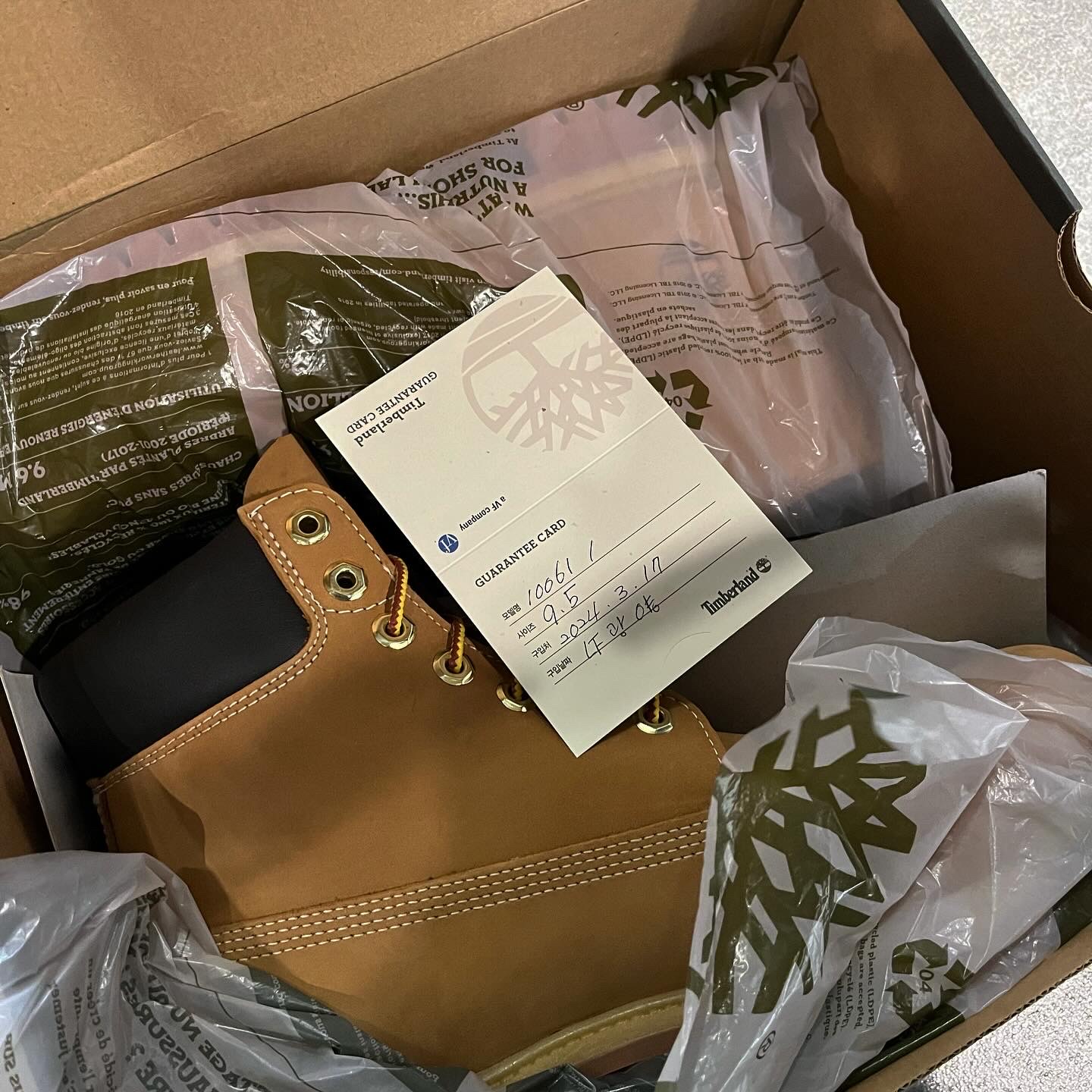 Dr. Martens x Rick Owens 1918 RO Leather Lace Up Platform Boots Black Lunar, Timberland Premium 6 inch Waterproof Boot Wheat Nubuck - Wide 착용 스타일 - 5