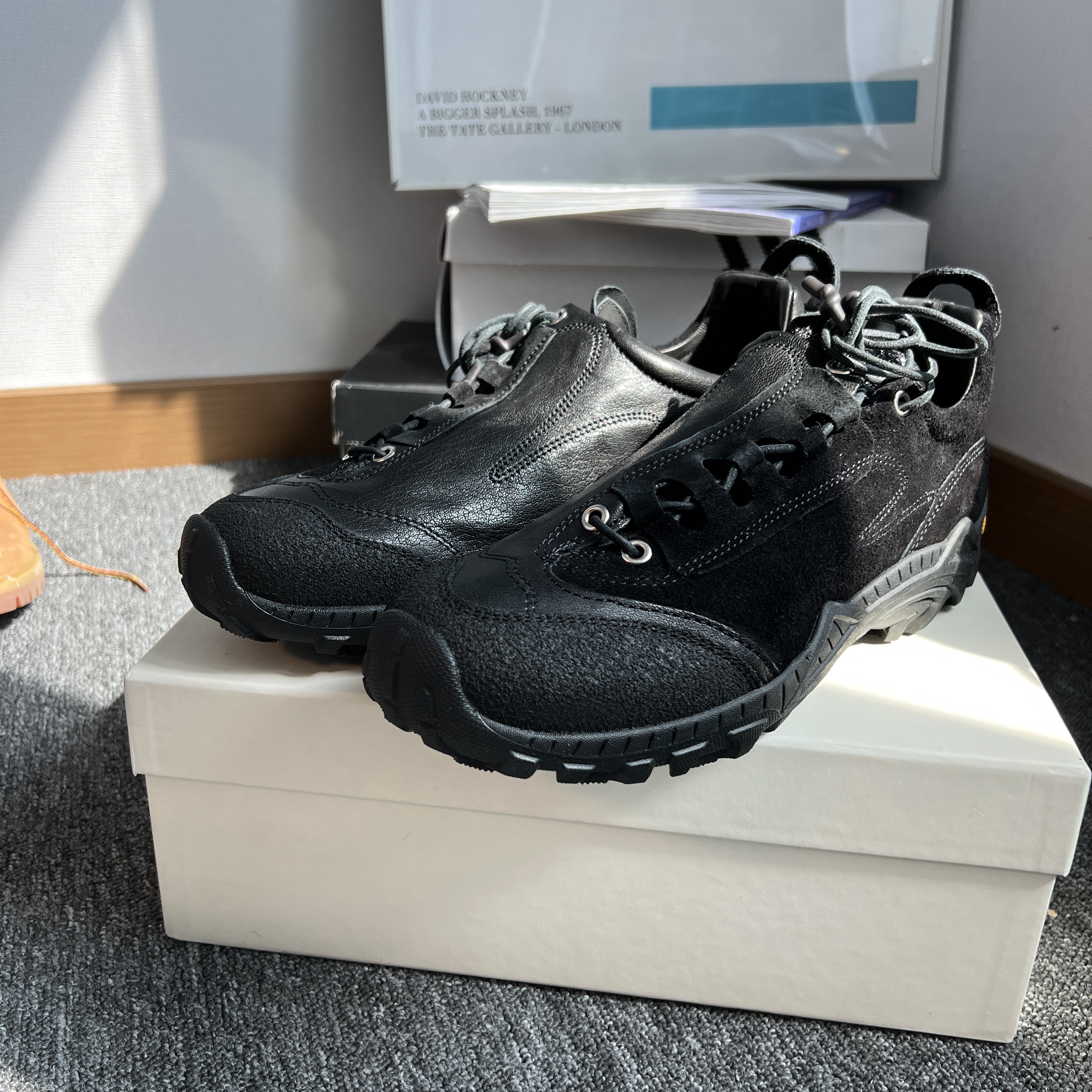 Our Legacy Gabe Stealth Black Leather 착용 스타일 - 1