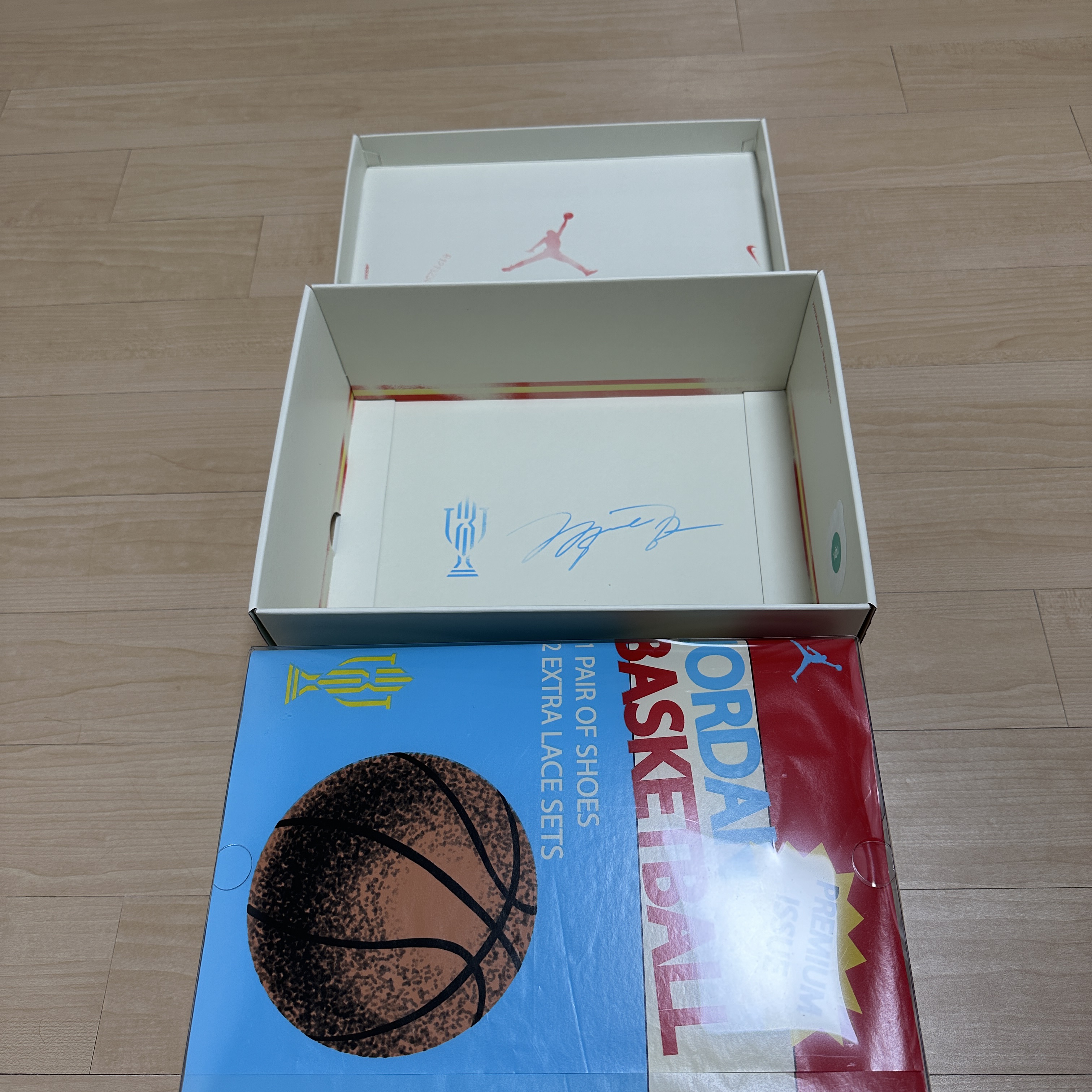 Jordan 1 x Trophy Room Retro Low OG SP Sail Varsity Red 착용 스타일 - 3