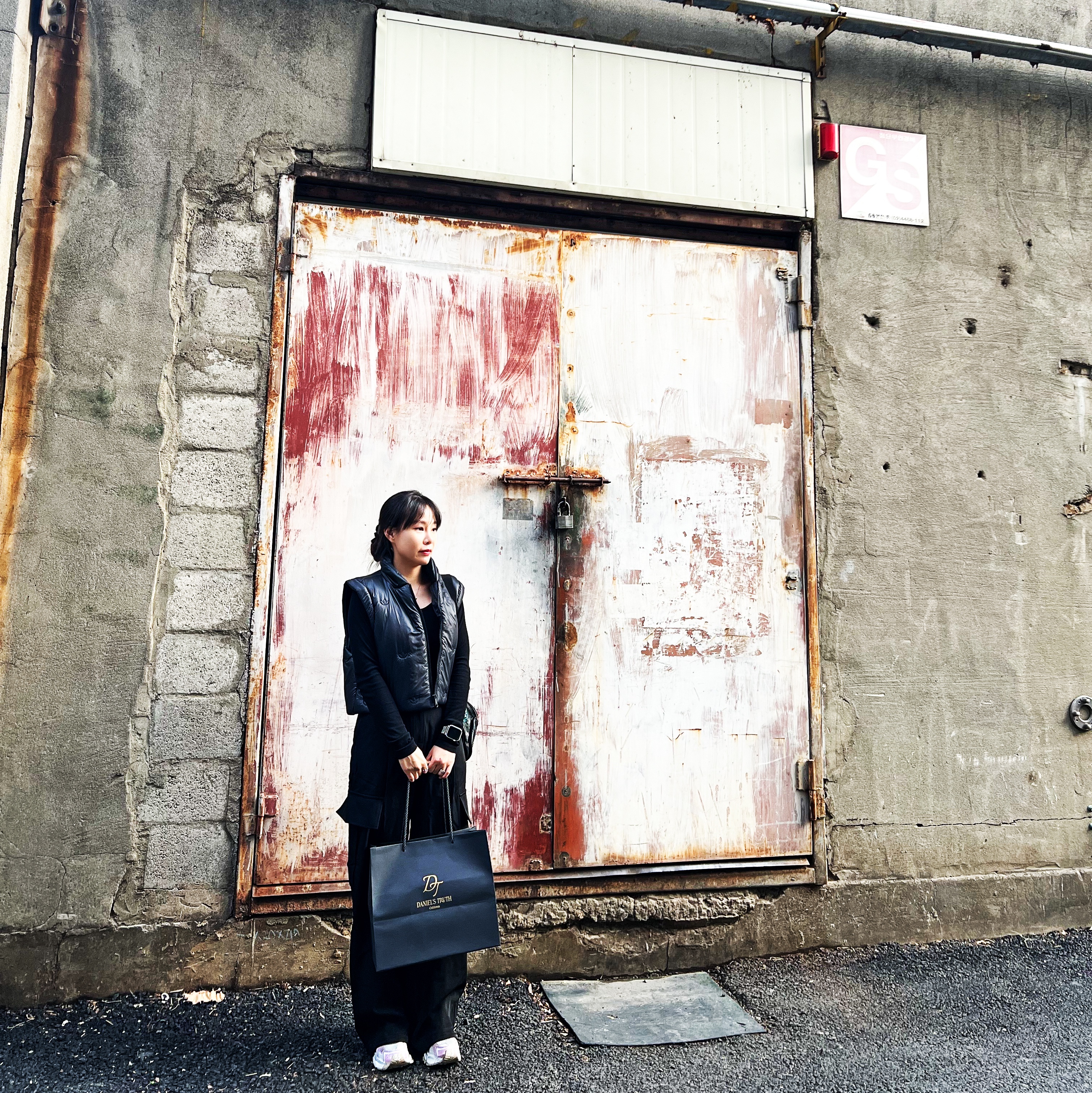 Project G/R Crow Worldtour Hoodie Washed Black, Undermycar Chiva Vintage Coating Multi Cargo Pants Mulch - 23SS 착용 스타일 - 5