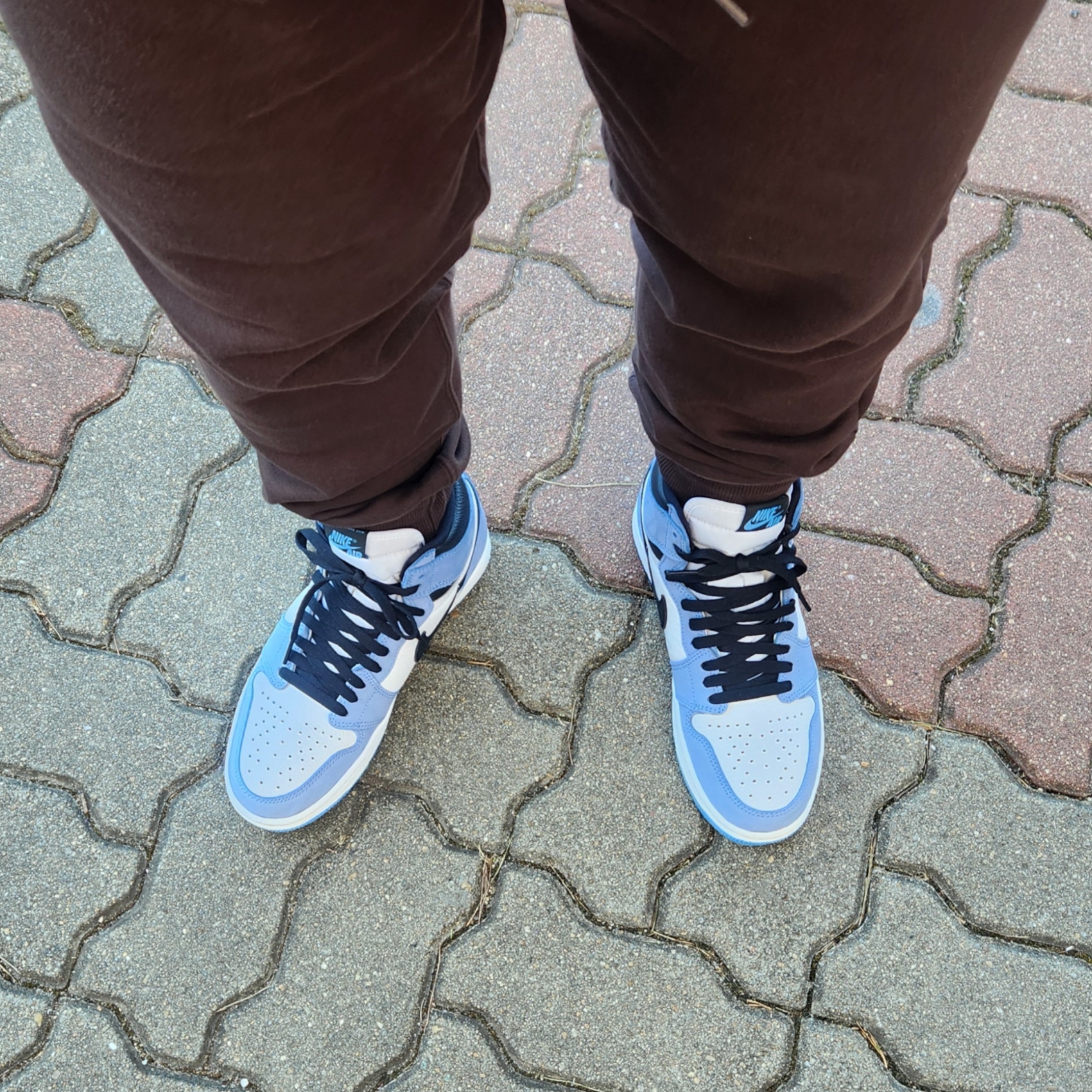 Jordan 1 Retro High OG University Blue 착용 스타일