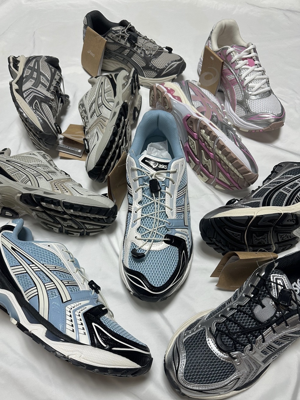 Asics Unlimited Gel-Kayano 14 White Fawn, Asics Unlimited Gel-Kayano 14 Carrier Grey Black 착용 스타일 - 1