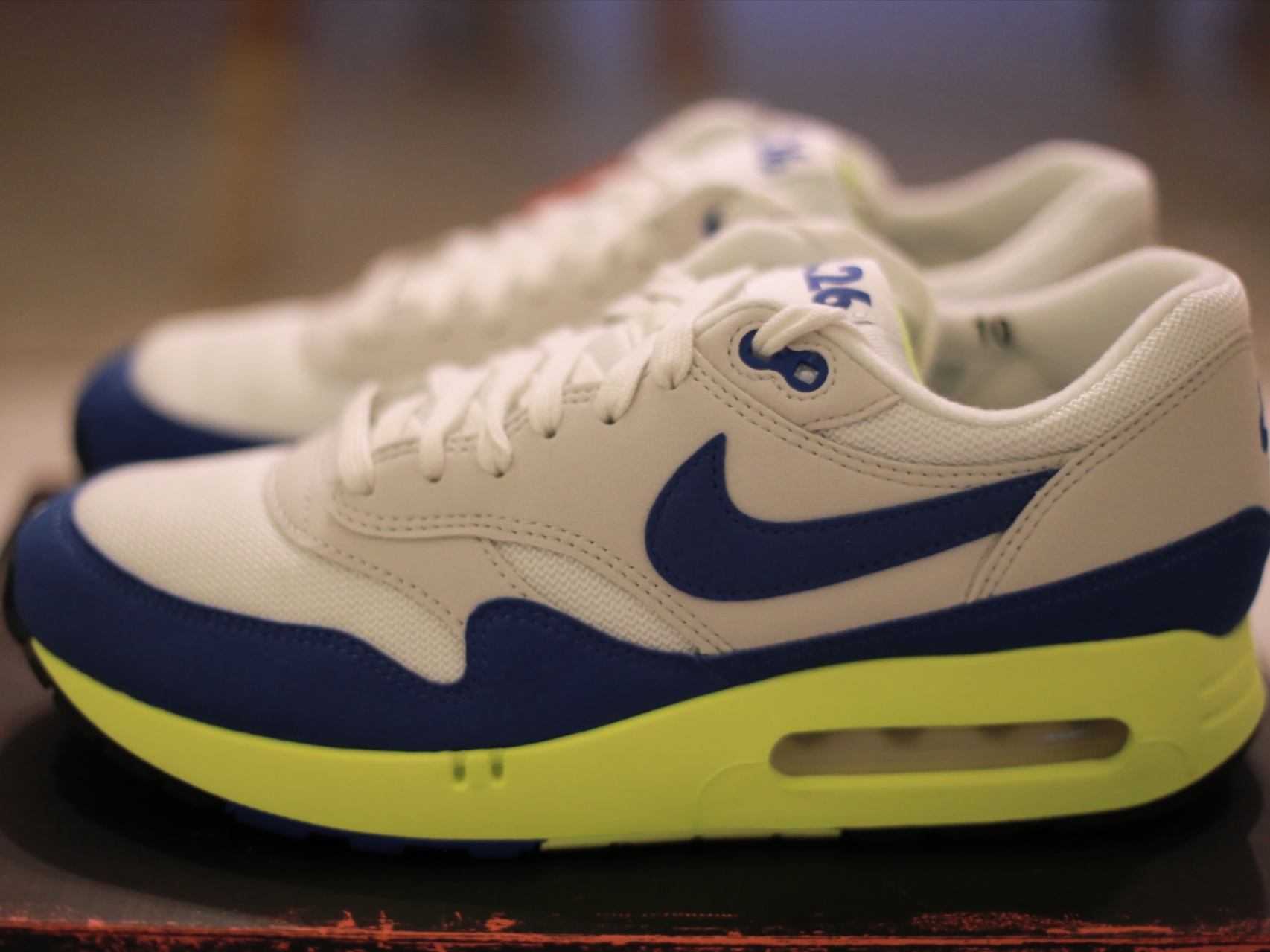 Nike Air Max 1 '86 OG Royal Volt 착용 스타일 - 3
