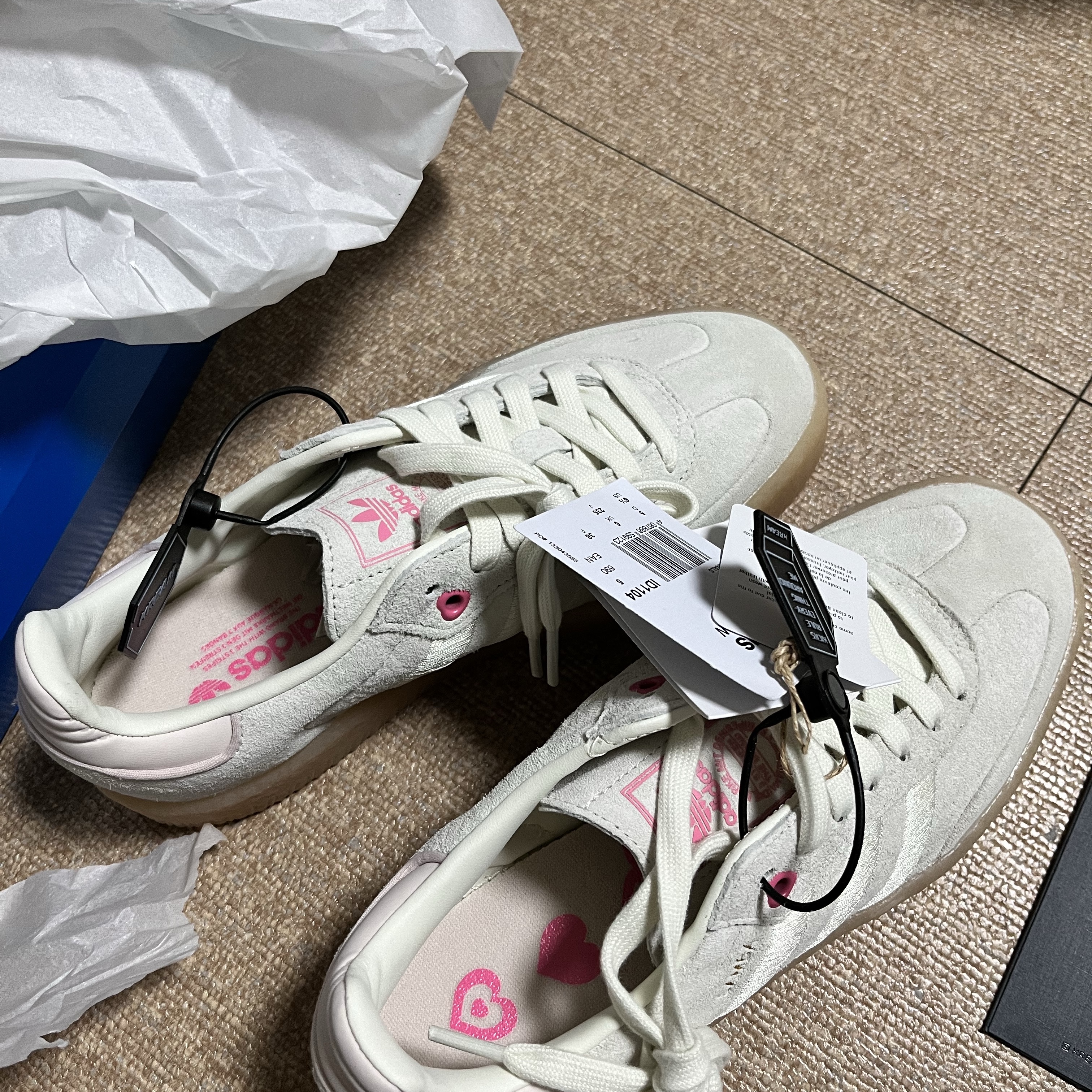 (W) Adidas Sambae Ivory Pink Fusion - Foot Locker Exclusive 착용 스타일