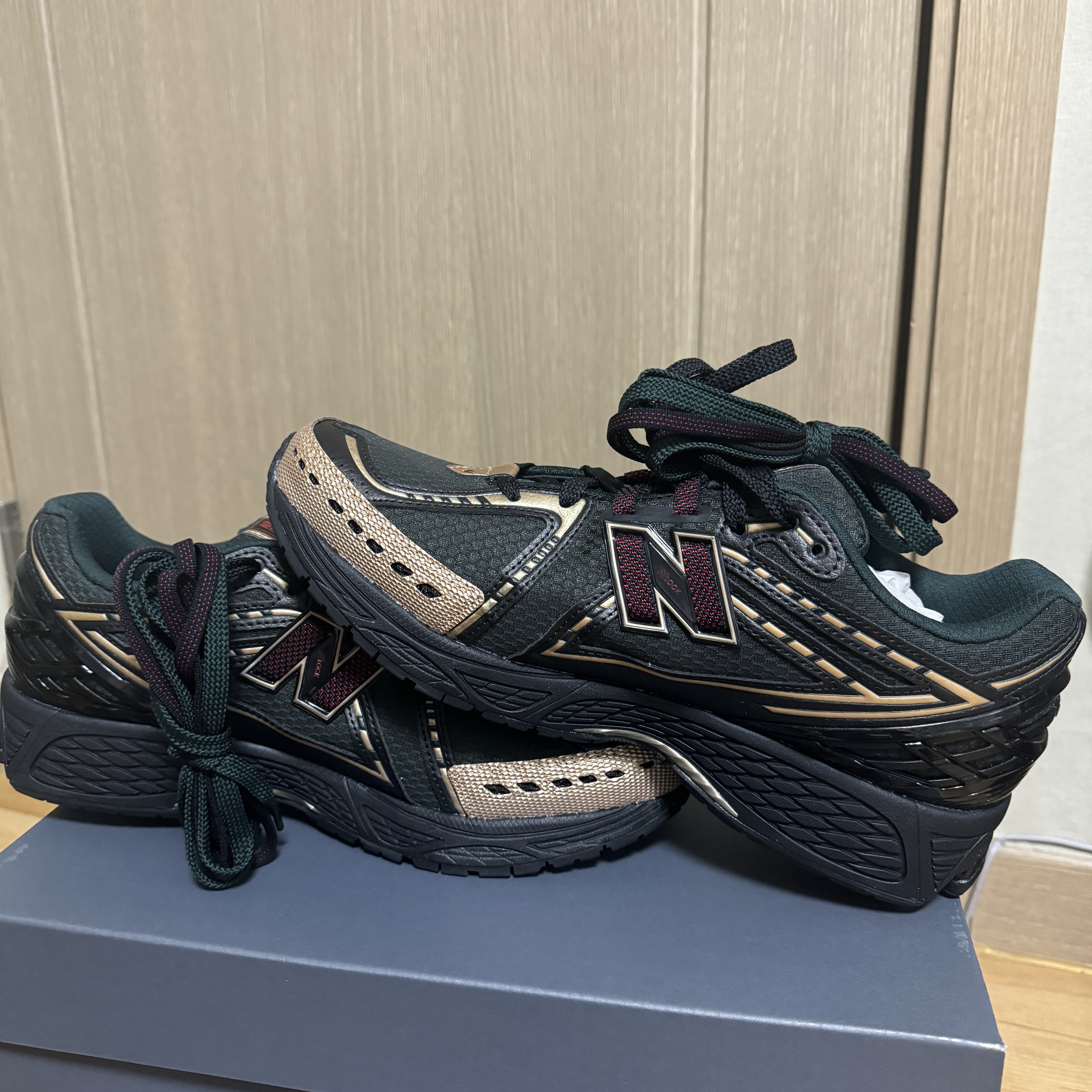 New Balance x Kith 1906R Black Green 착용 스타일