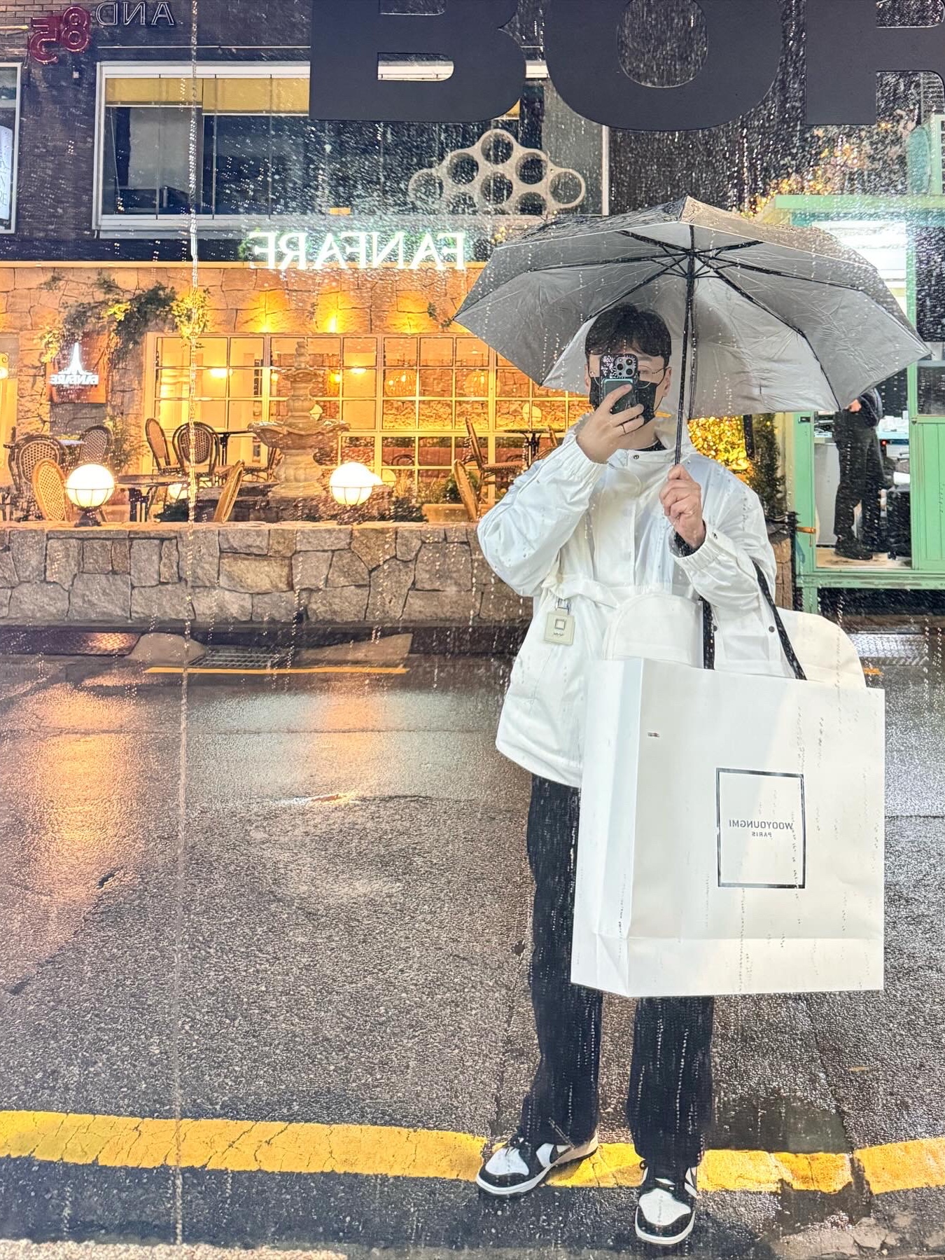 Wooyoungmi Long Straight Denim Pants Black -23FW, Nike Dunk Low Retro Summit White Industrial Blue 착용 스타일 - 4