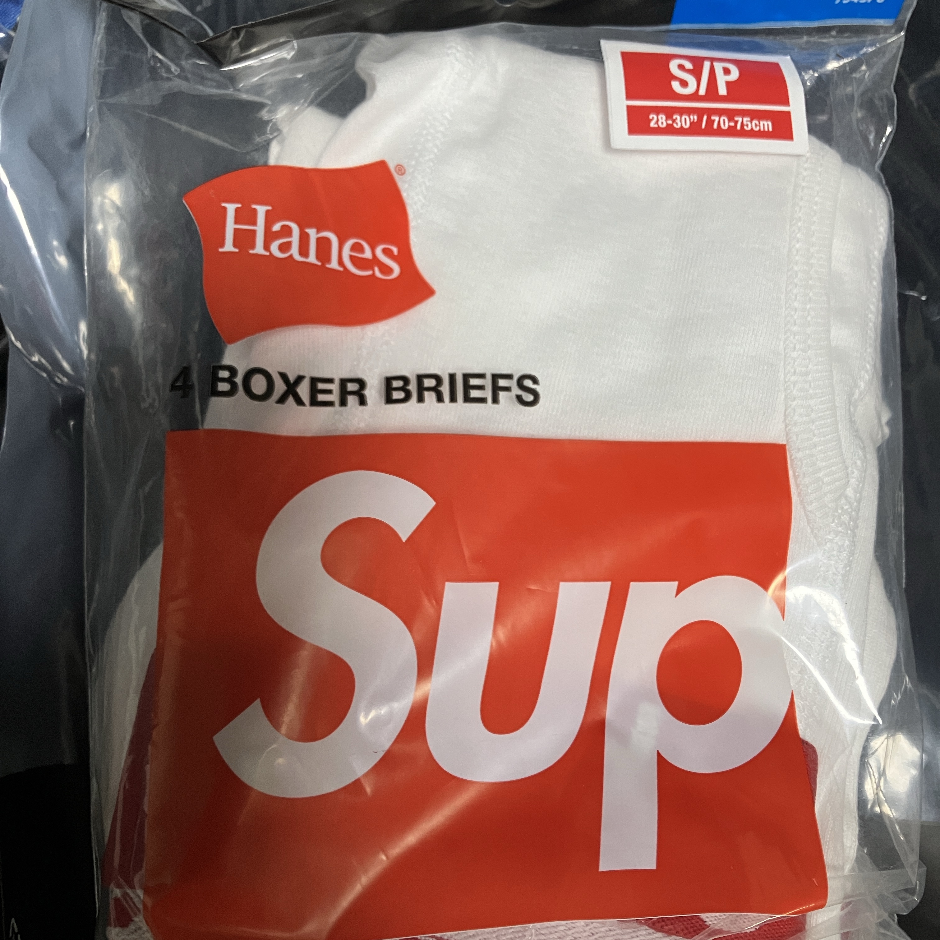 Supreme Hanes Boxer Briefs White (4 Pack) 착용 스타일