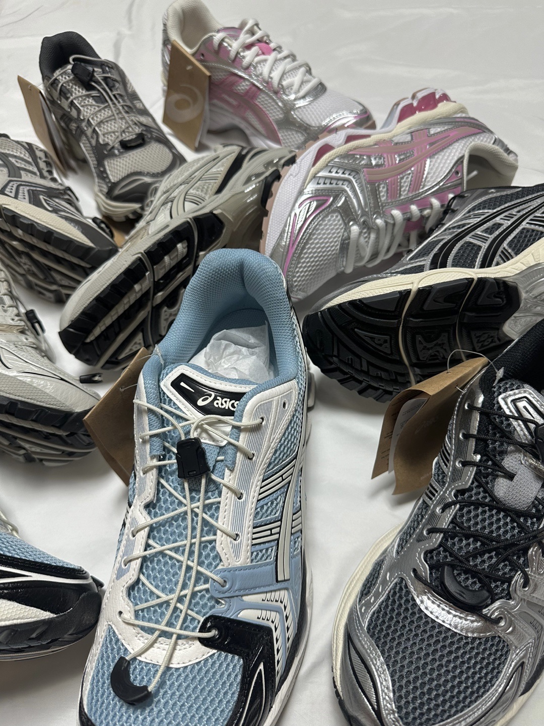 Asics Unlimited Gel-Kayano 14 White Fawn, Asics Unlimited Gel-Kayano 14 Carrier Grey Black 착용 스타일 - 2