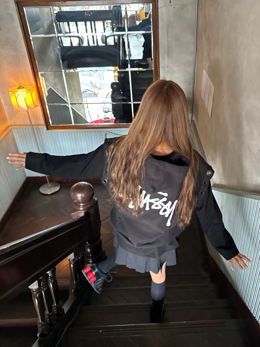 Junya Watanabe x Stussy Hooded Vest Black, Nike x Martine Rose Shox MR4 Black 착용 스타일 - 6