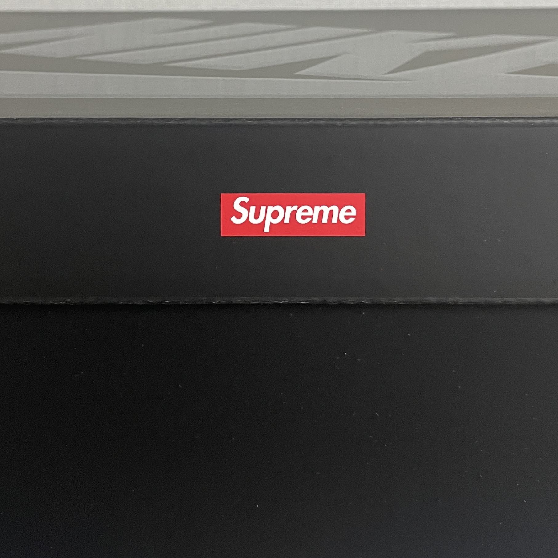 Nike x Supreme Air Force 1 Low White 착용 스타일 - 2