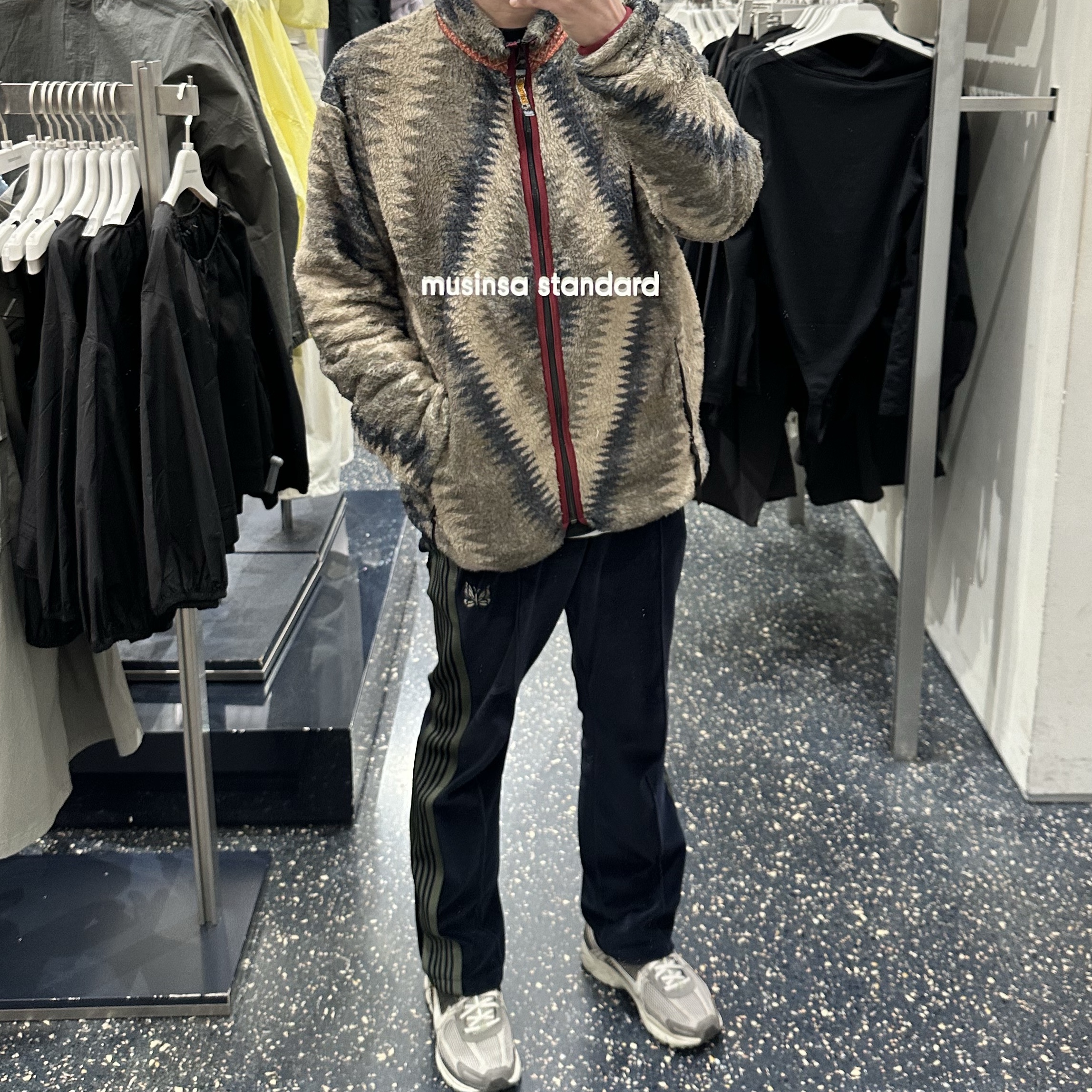Kapital Thunder Mother Pattern Fleece Zip Blouson Grey Beige 착용 스타일 - 2