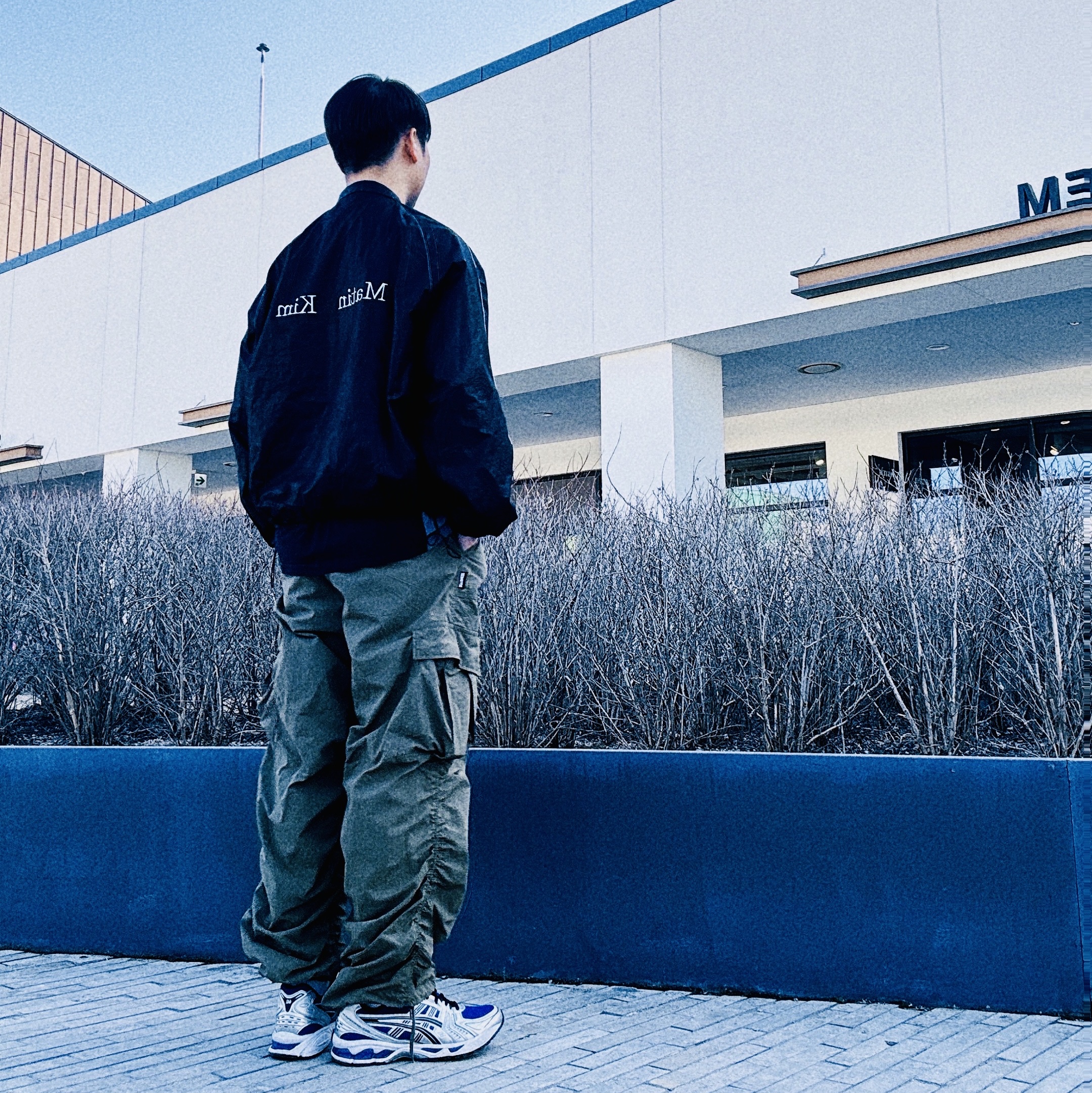 (W) Matin Kim Logo Coating Jumper Black, Asics Gel-Kayano 14 Monaco Blue Black 착용 스타일