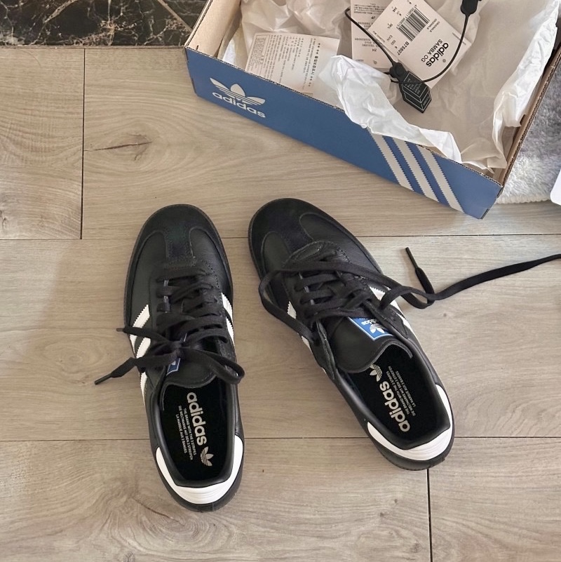 Adidas Samba OG Black White Gum 착용 스타일