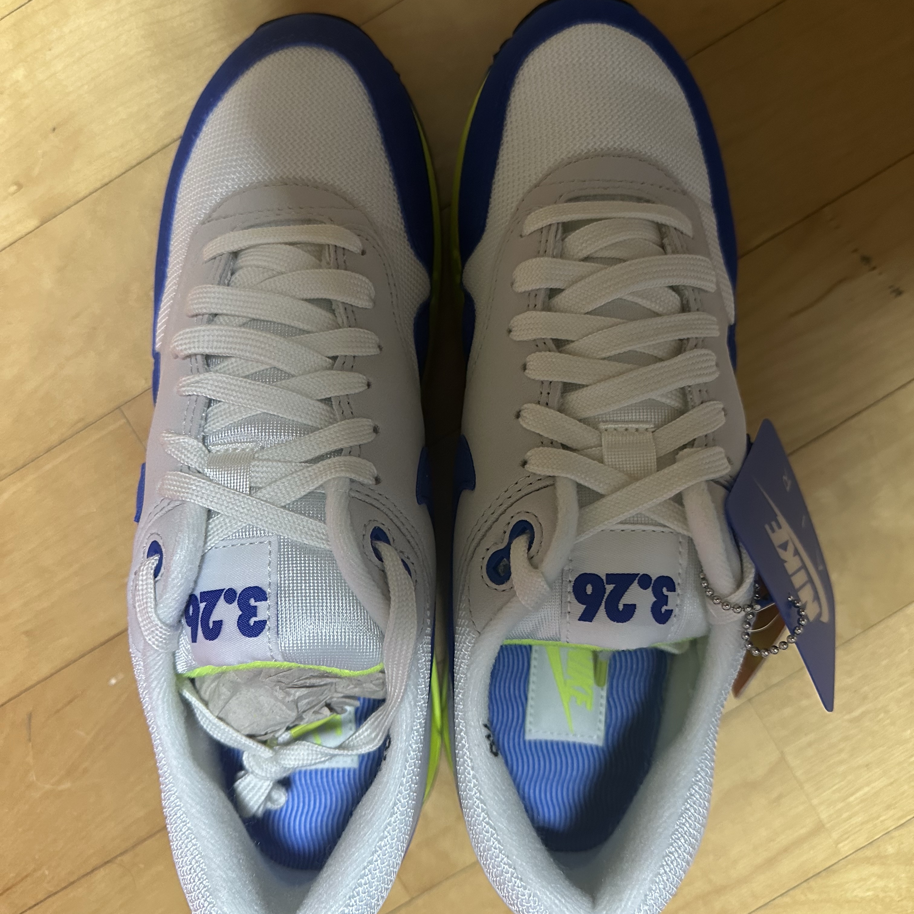 Nike Air Max 1 '86 OG Royal Volt 착용 스타일 - 5