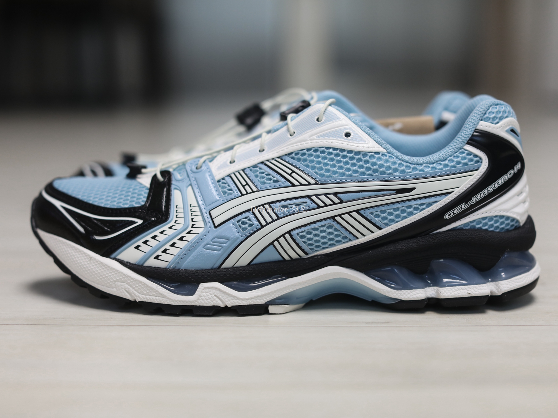 Asics Unlimited Gel-Kayano 14 Mist Cream 착용 스타일