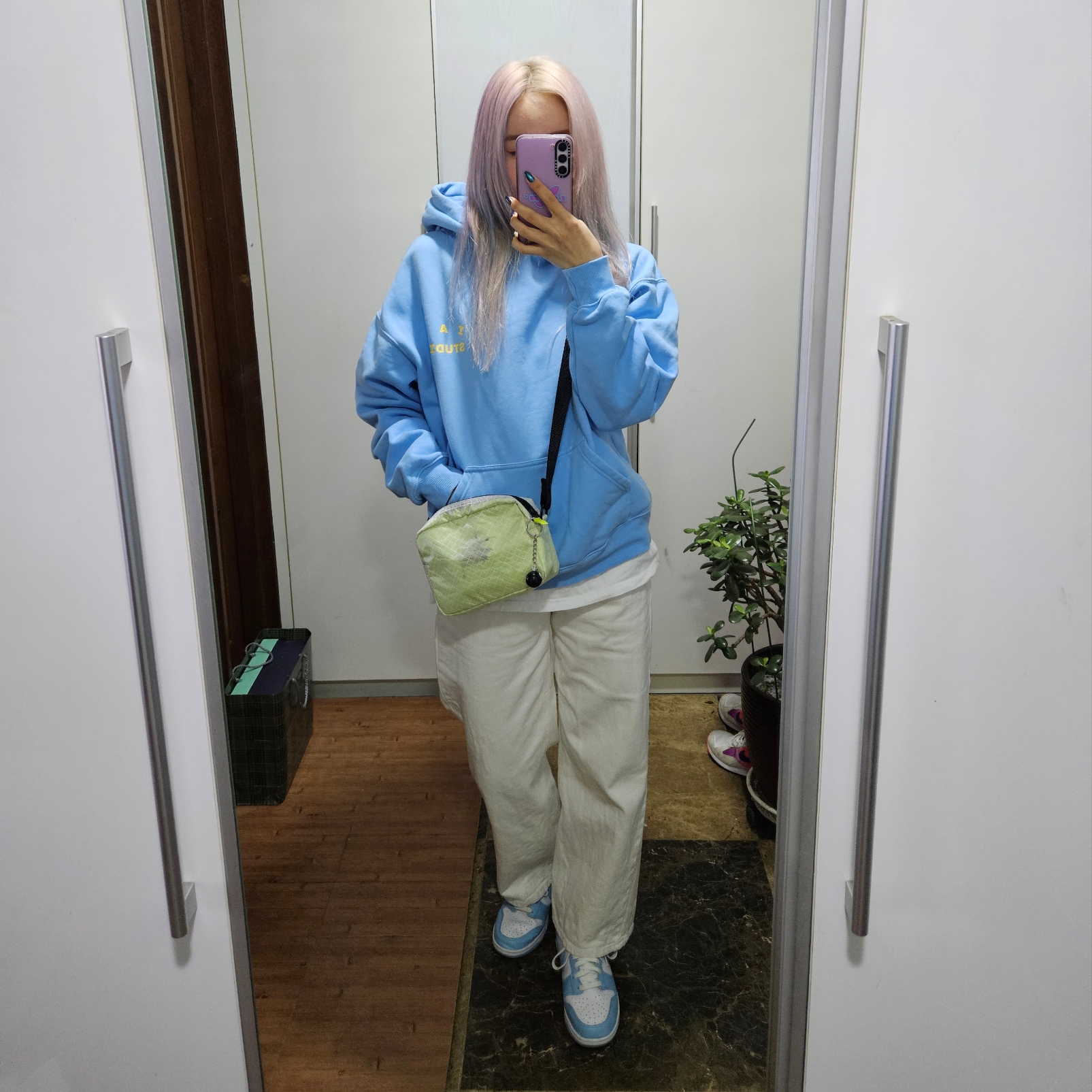 IAB Studio Hoodie Sky Blue Lemon, Nike Dunk High Retro Blue Chill 착용 스타일