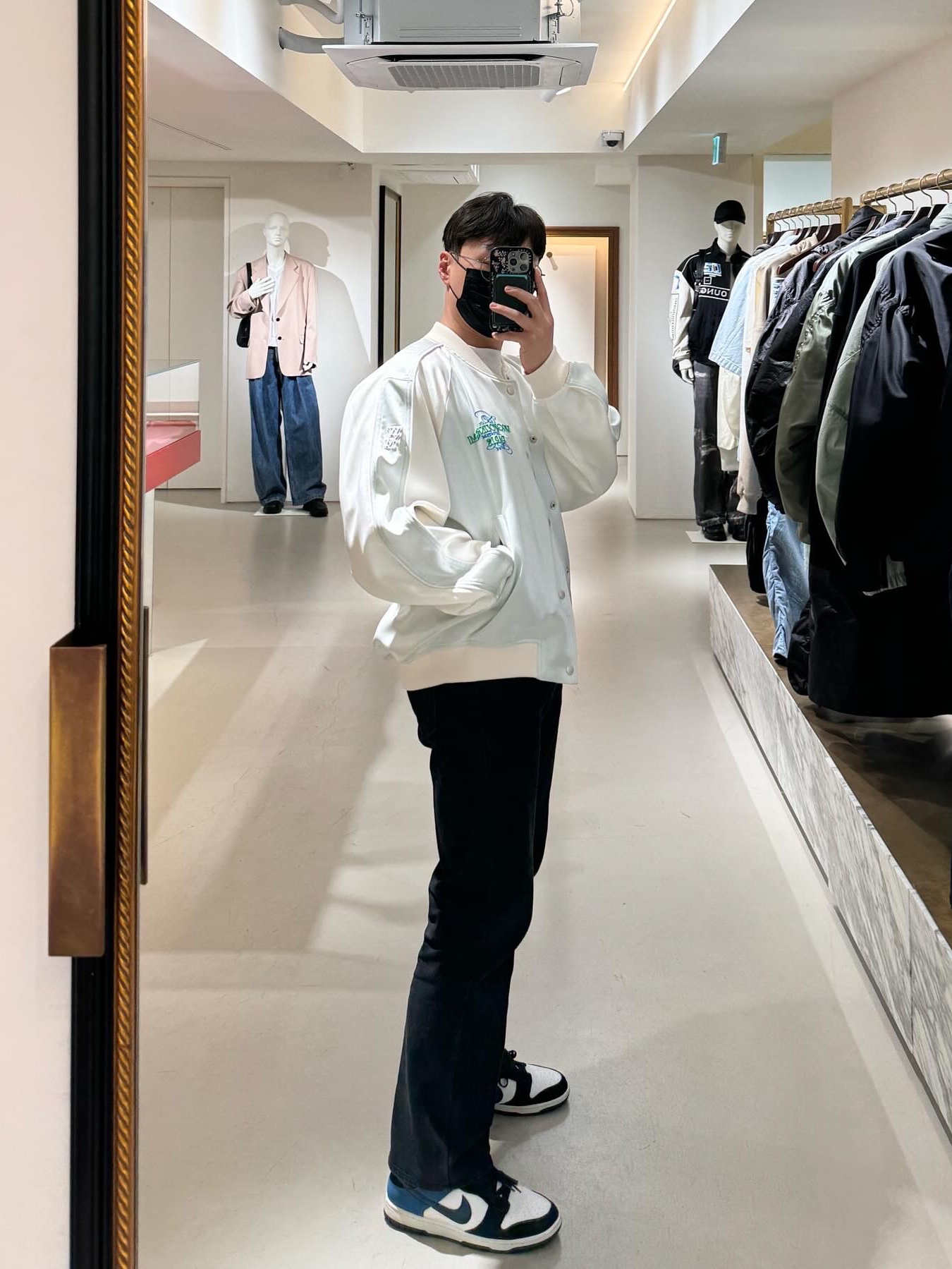 Wooyoungmi Long Straight Denim Pants Black -23FW, Nike Dunk Low Retro Summit White Industrial Blue 착용 스타일 - 3