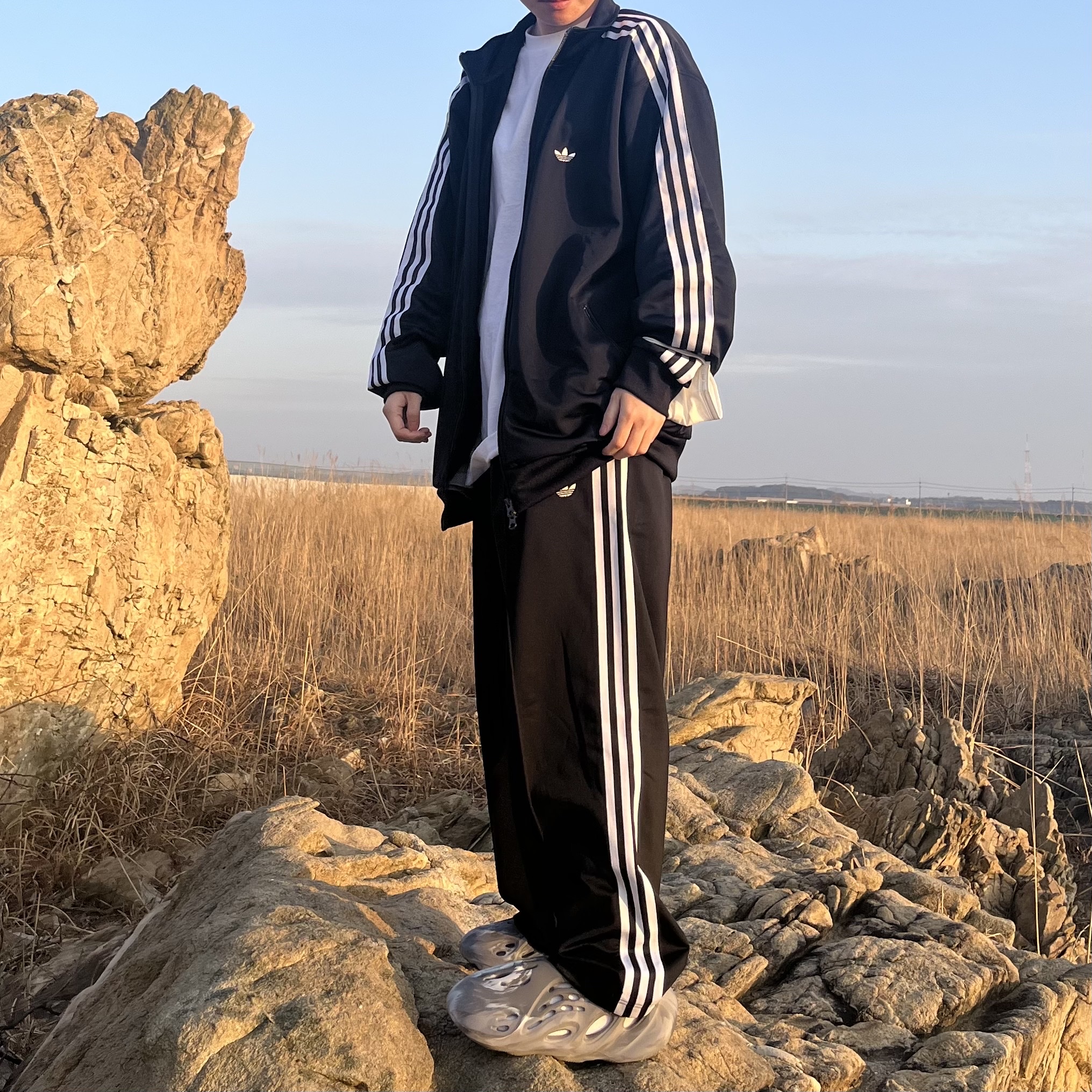 Adidas Yeezy Foam RNNR MX Granite, Adidas Originals Beckenbauer Track Jacket Black - KR Sizing 착용 스타일 - 4