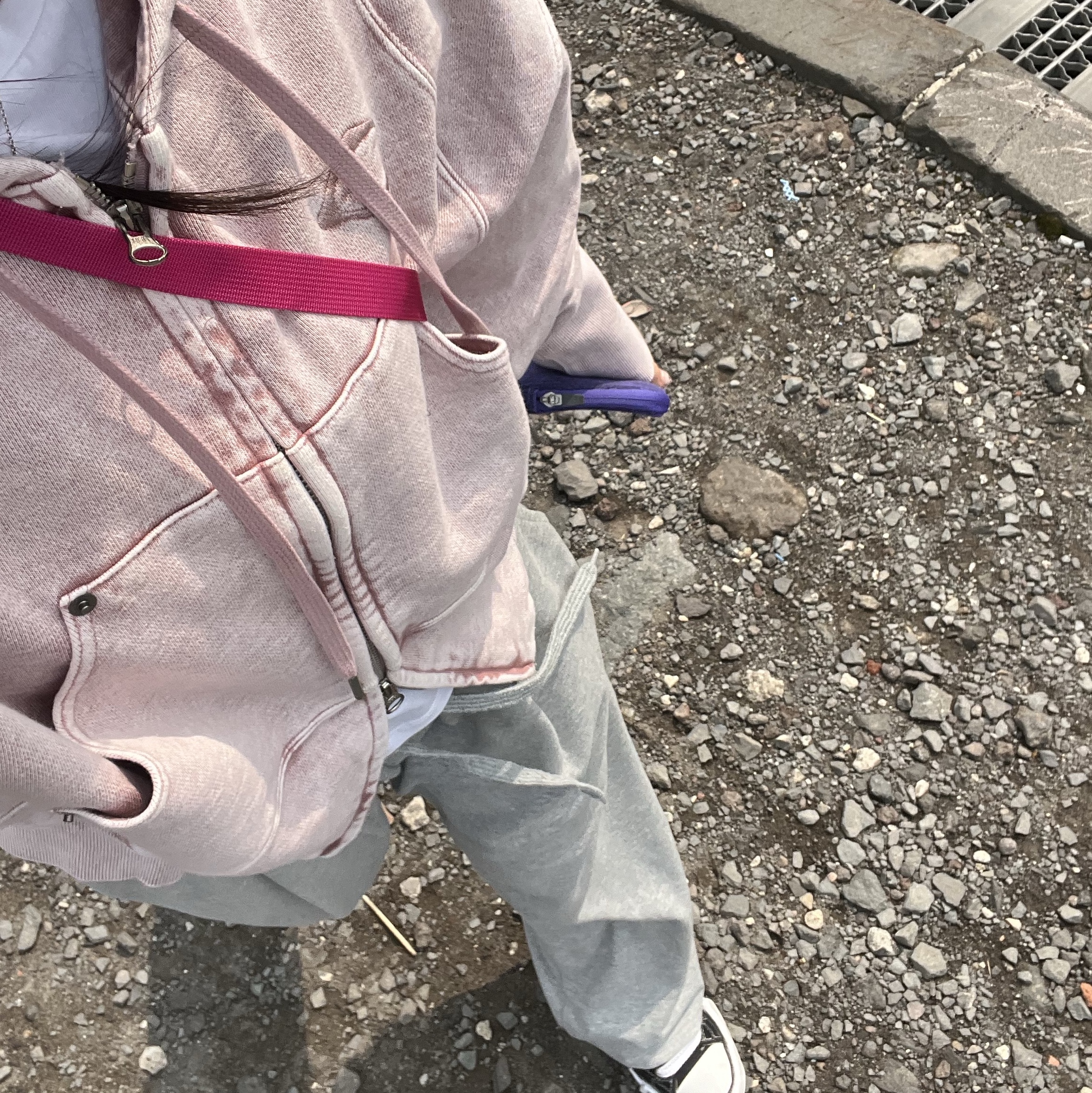 (W) Mischief Balloon Hoodie Washed Pink Brown 착용 스타일
