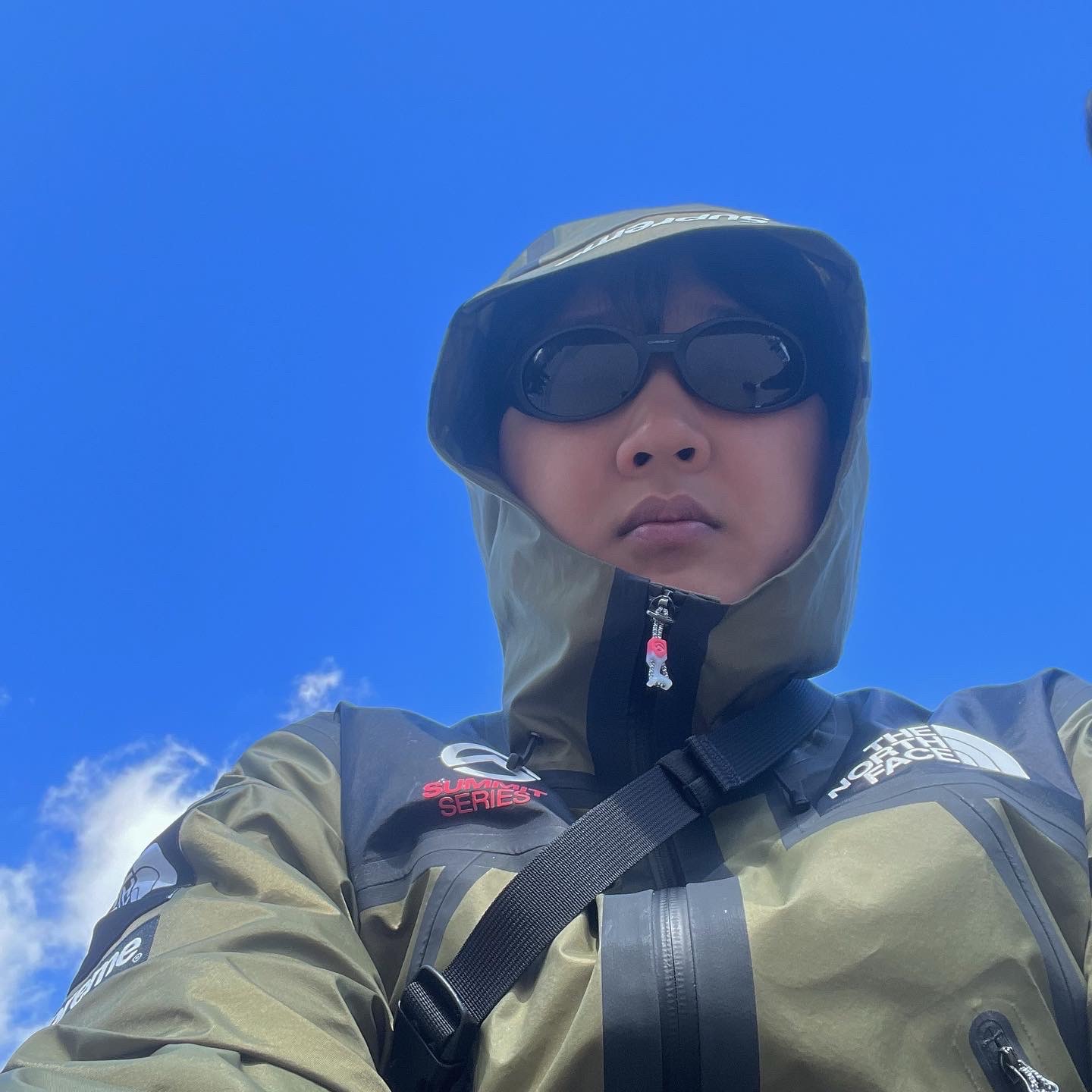 Oakley Eye Jacket Redux Matte Black Frame Prizm Grey Lenses High Bridge Fit, Supreme x The North Face Summit Series Outer Tape Seam Jacket Olive - 21SS 착용 스타일 - 1