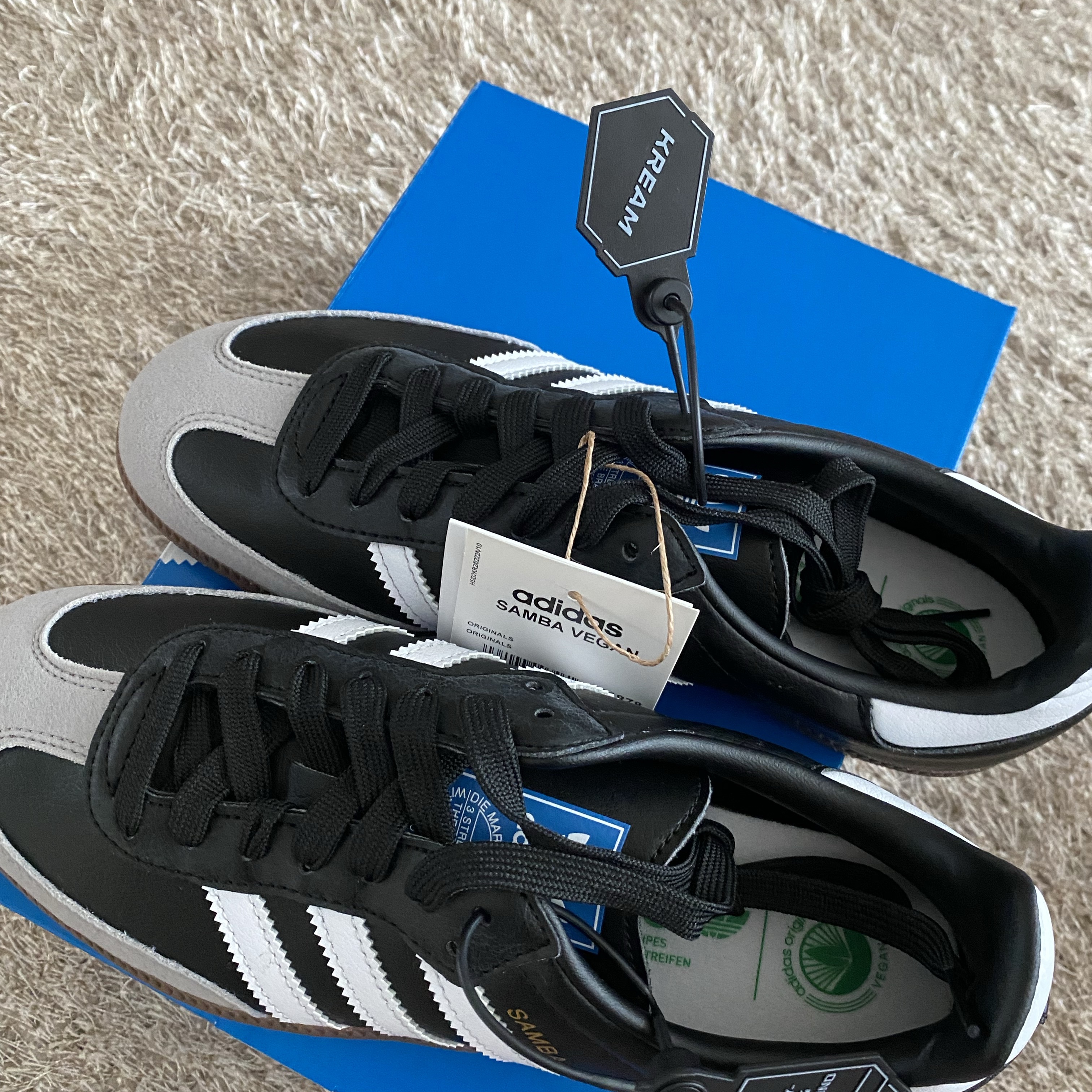 Adidas Samba Vegan Black White 착용 스타일