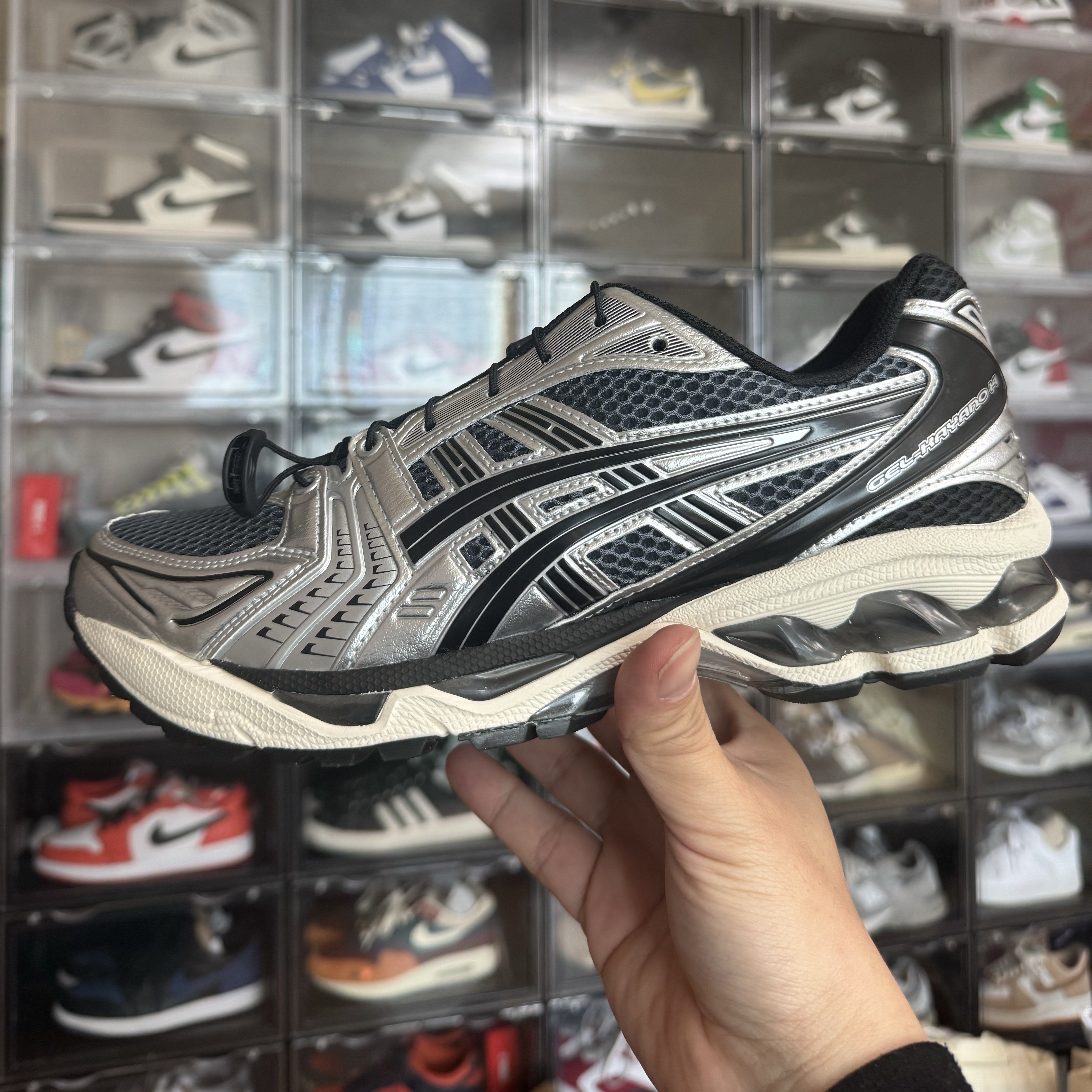 Asics Unlimited Gel-Kayano 14 Carrier Grey Black 착용 스타일
