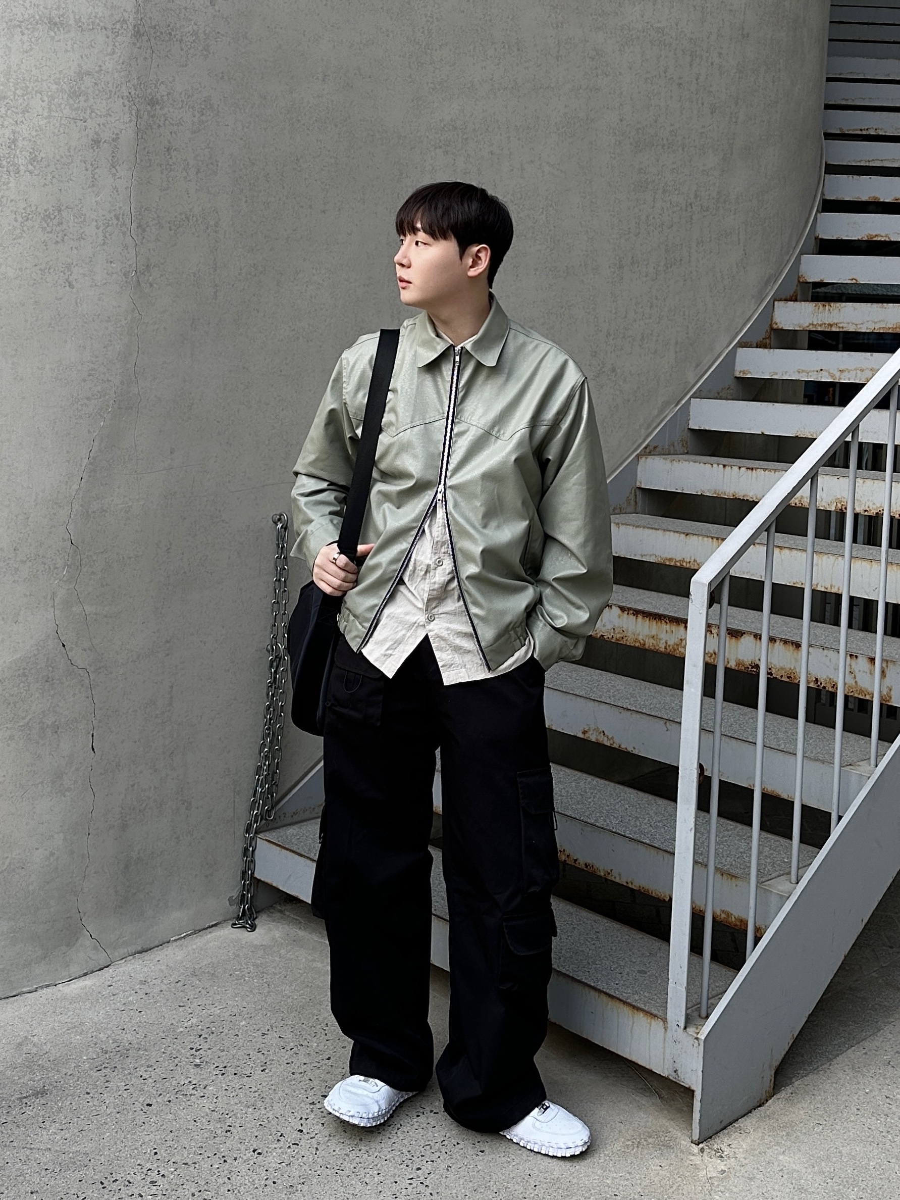 Nike x Jacquemus J Force 1 Low LX SP White 착용 스타일 - 1