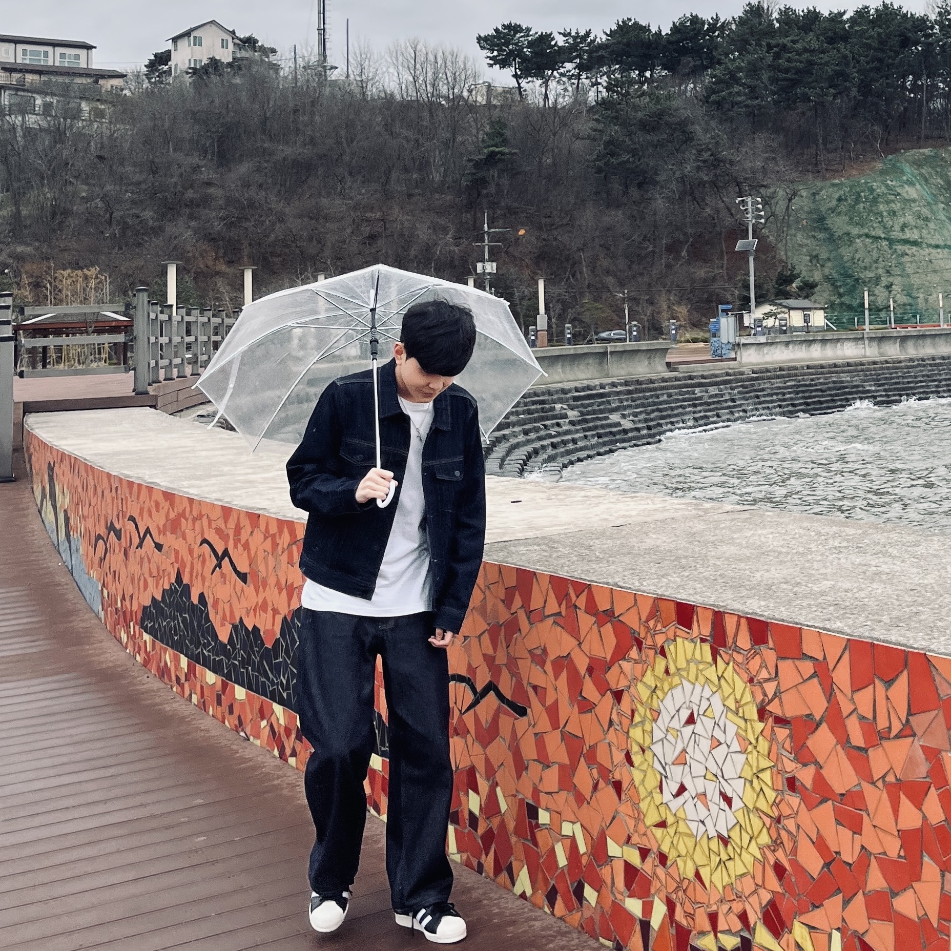 Adidas Superstar 82 FI Core Black 착용 스타일 - 2