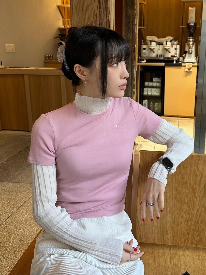 STUDIOTABLE Soft Wool Simbol Top Pink, STUDIOTABLE Soft Wool Simbol Top Ivory 착용 스타일