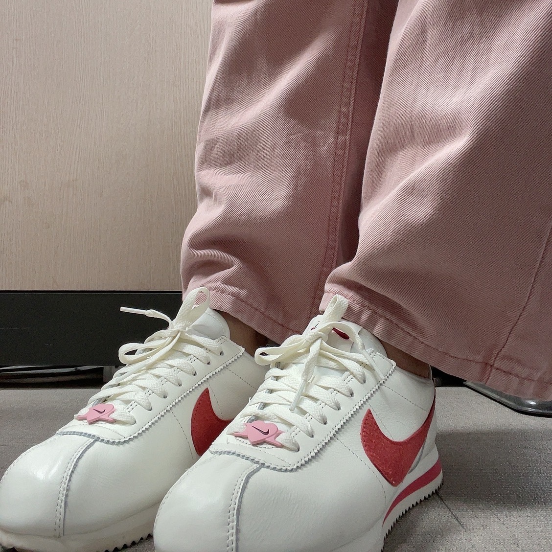 (W) Nike Cortez SE Valentine Day Sail Adobe 착용 스타일 - 4