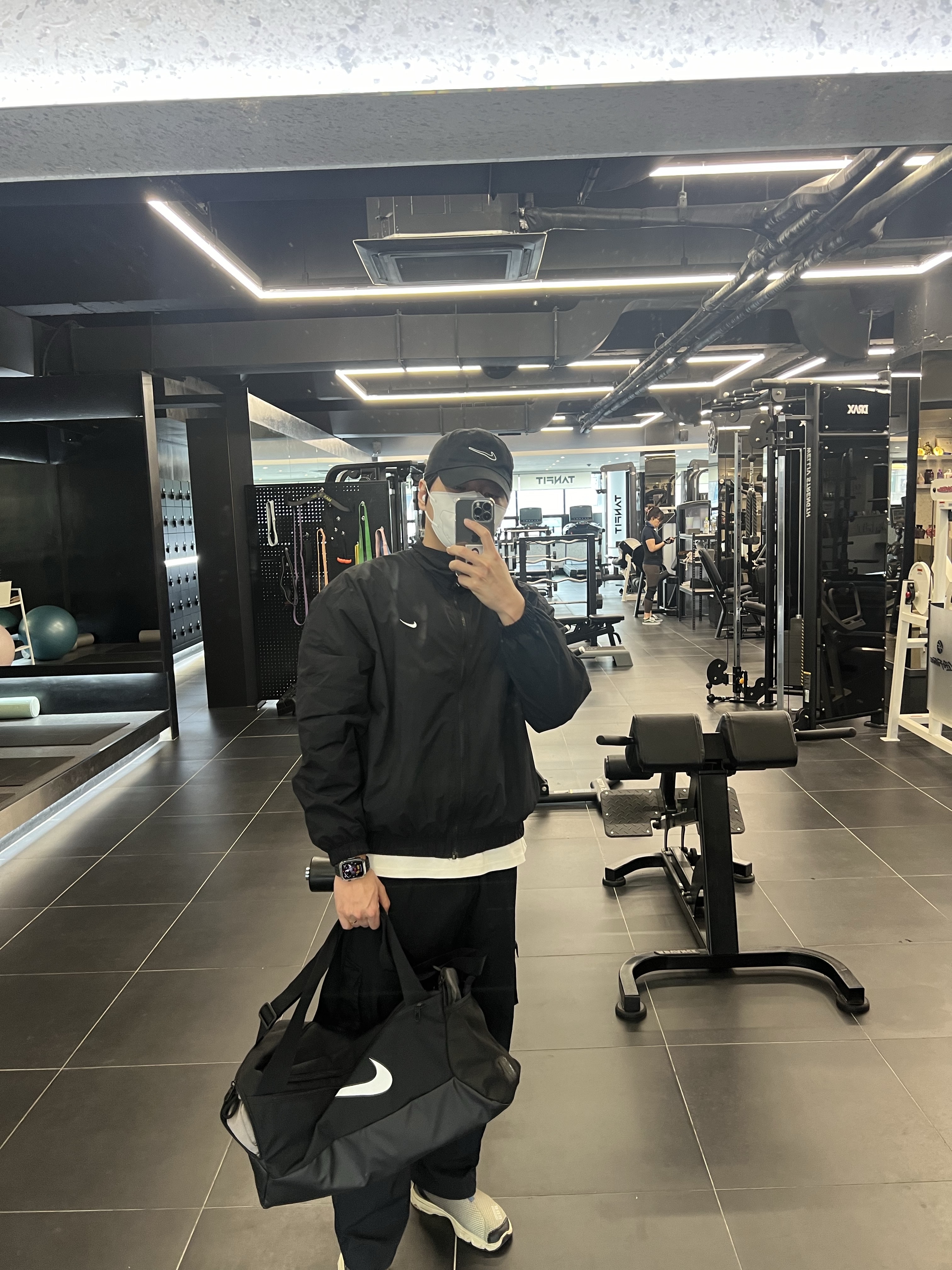 Nike Brasilia 9.5 Training Duffle Bag Small 41L Black, Nike NRG Solo Swoosh Woven Track Jacket Black - Asia 착용 스타일