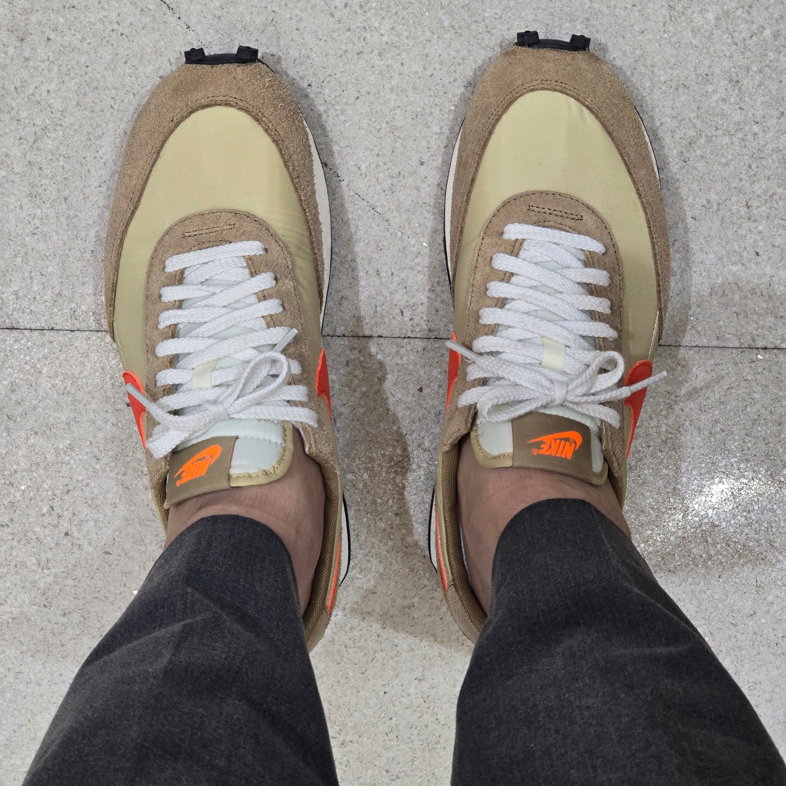 Nike Daybreak SP Vegas Gold College Orange 착용 스타일