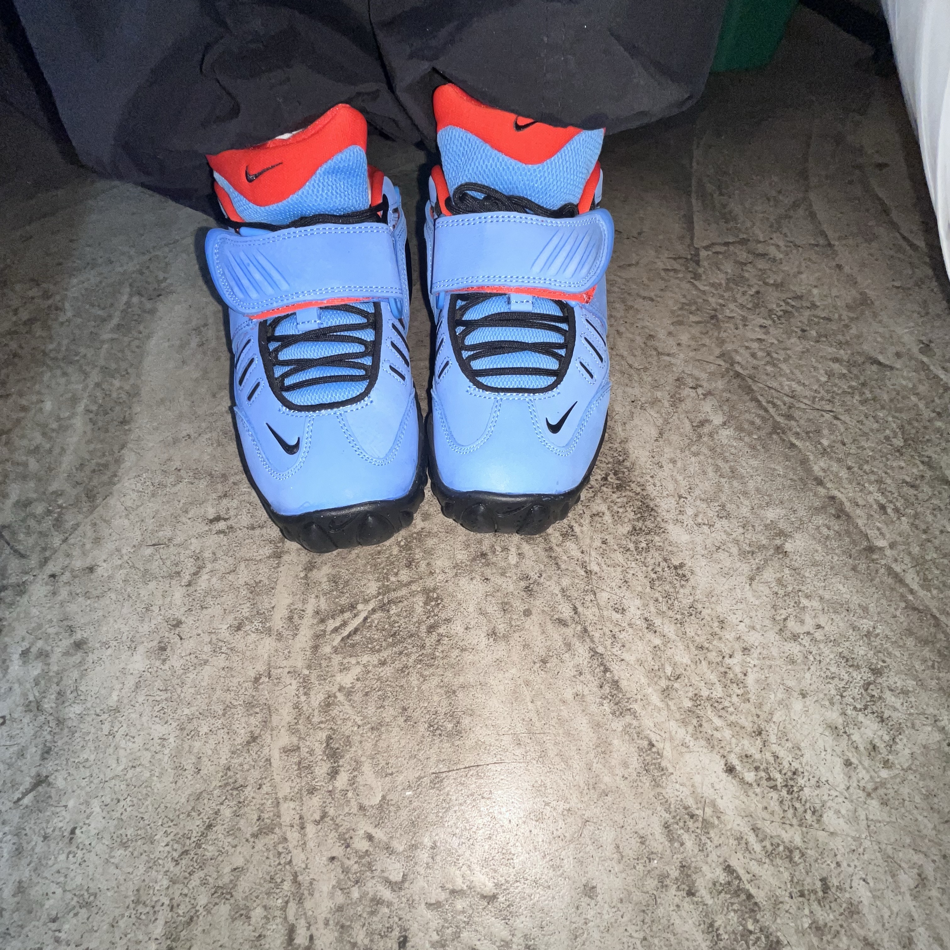 Nike x Ambush Air Adjust Force SP University Blue and Habanero Red 착용 스타일