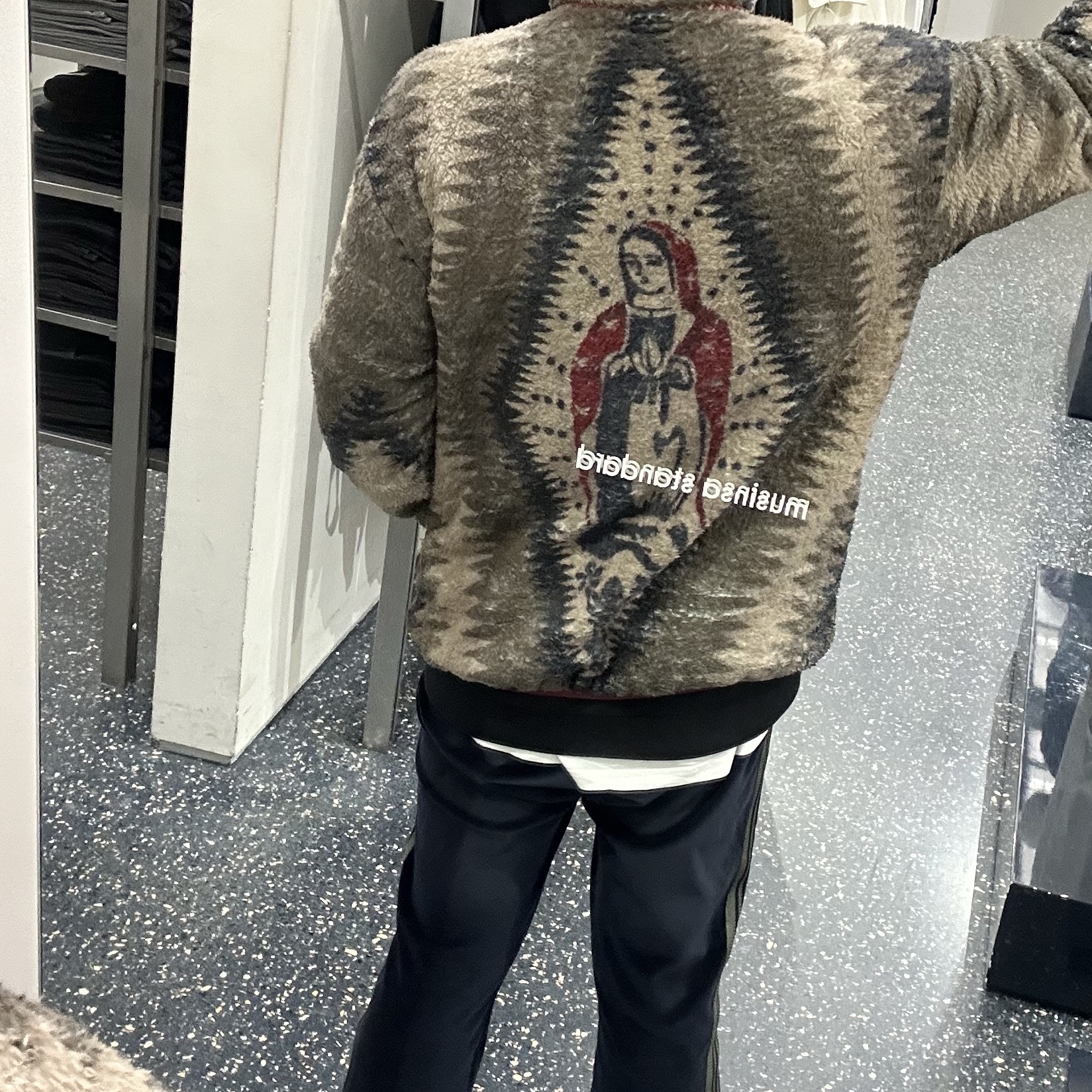 Kapital Thunder Mother Pattern Fleece Zip Blouson Grey Beige 착용 스타일 - 3