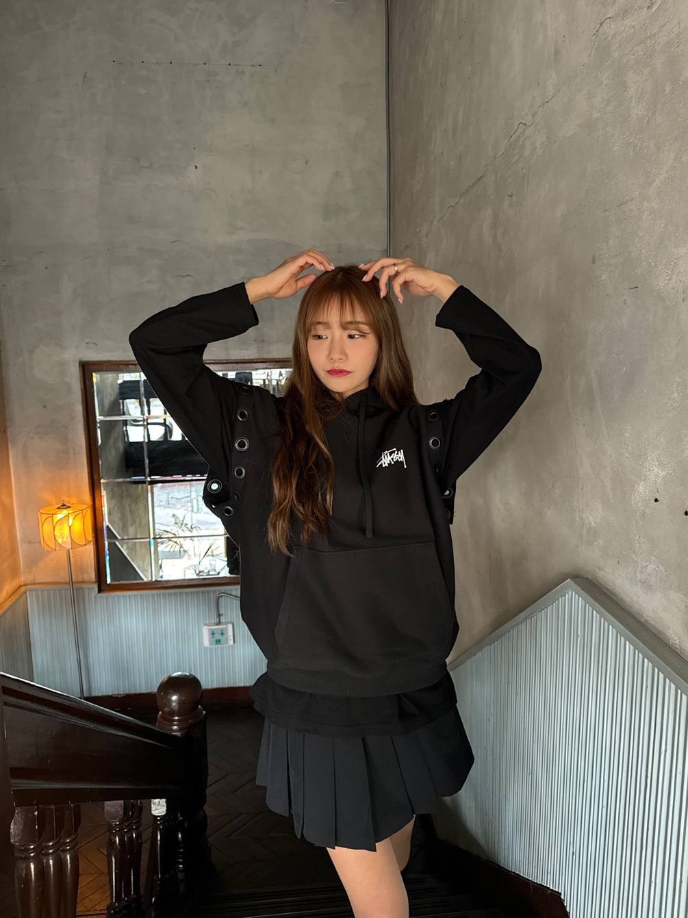 Junya Watanabe x Stussy Hooded Vest Black, Nike x Martine Rose Shox MR4 Black 착용 스타일 - 4