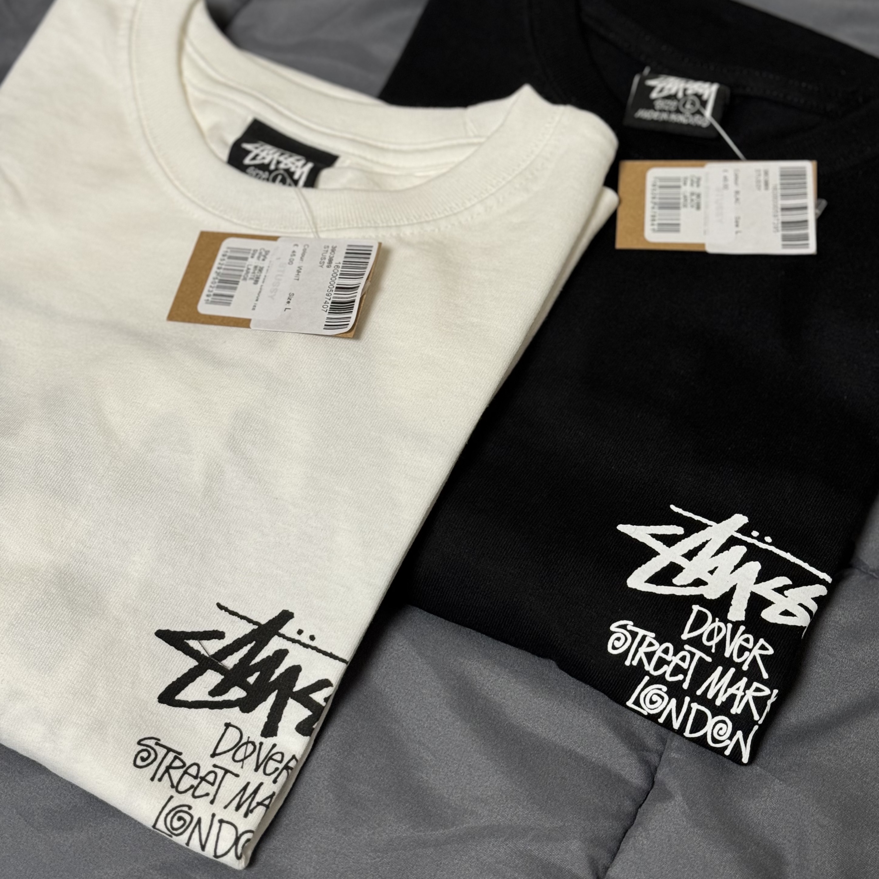 Stussy Stock DSM London T-Shirt White 2024, Stussy Stock DSM London T-Shirt Black 2024 착용 스타일