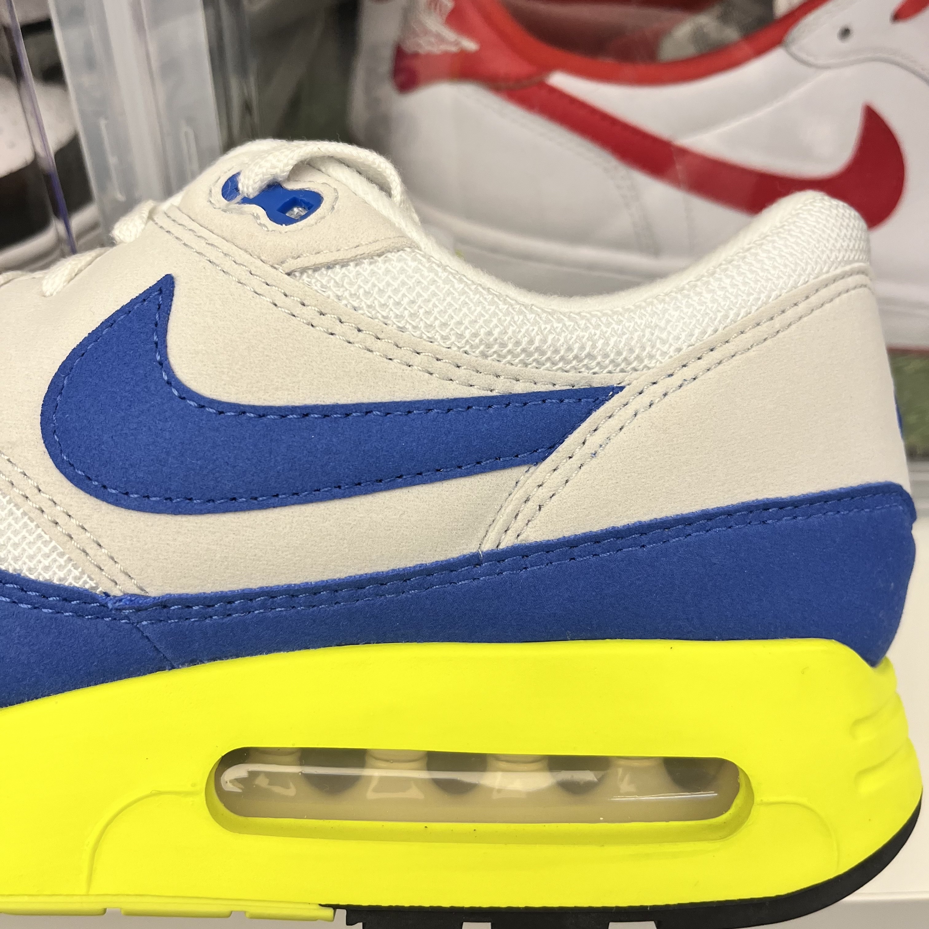 Nike Air Max 1 '86 OG Royal Volt 착용 스타일 - 3