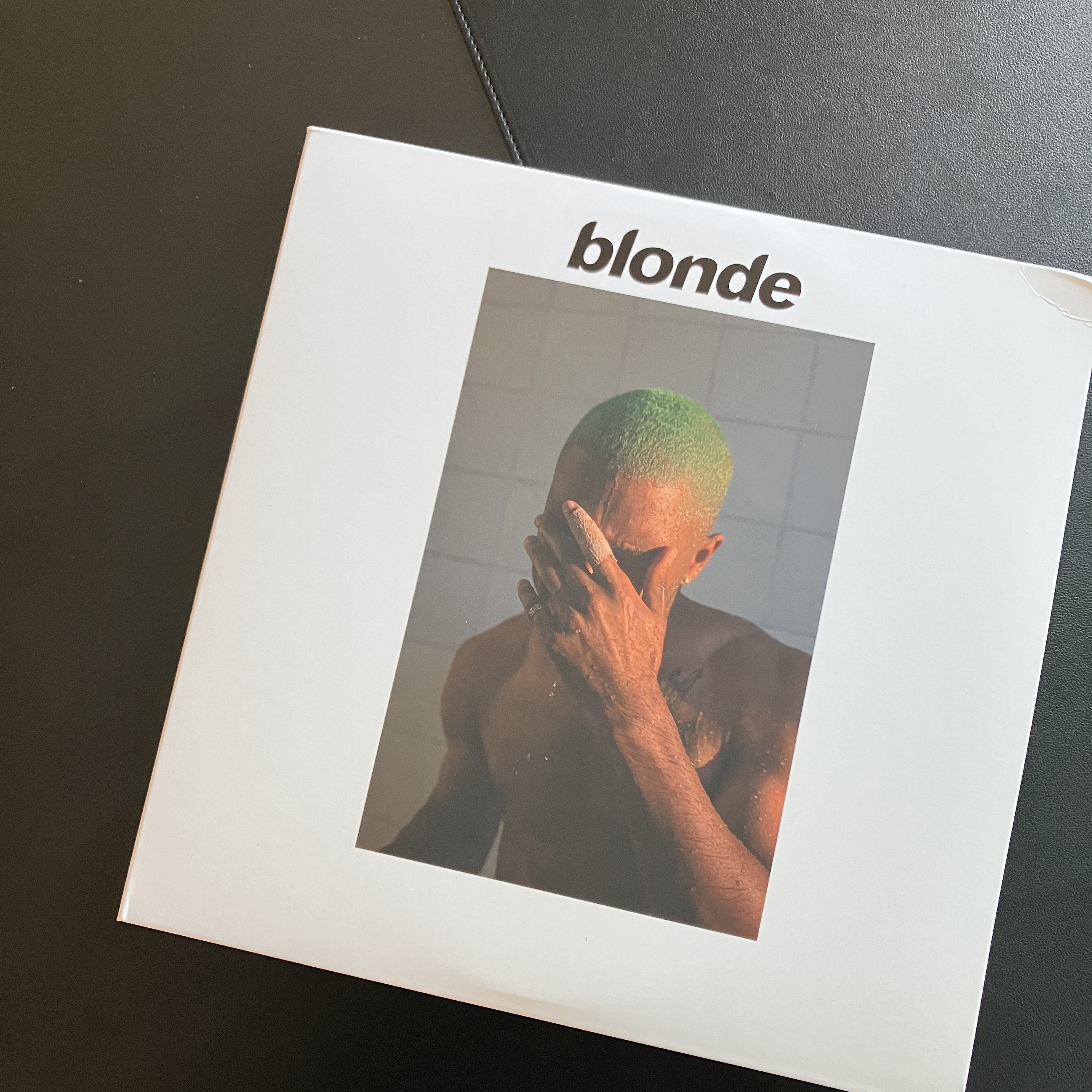 Frank Ocean Blonde Black (2LP) 착용 스타일