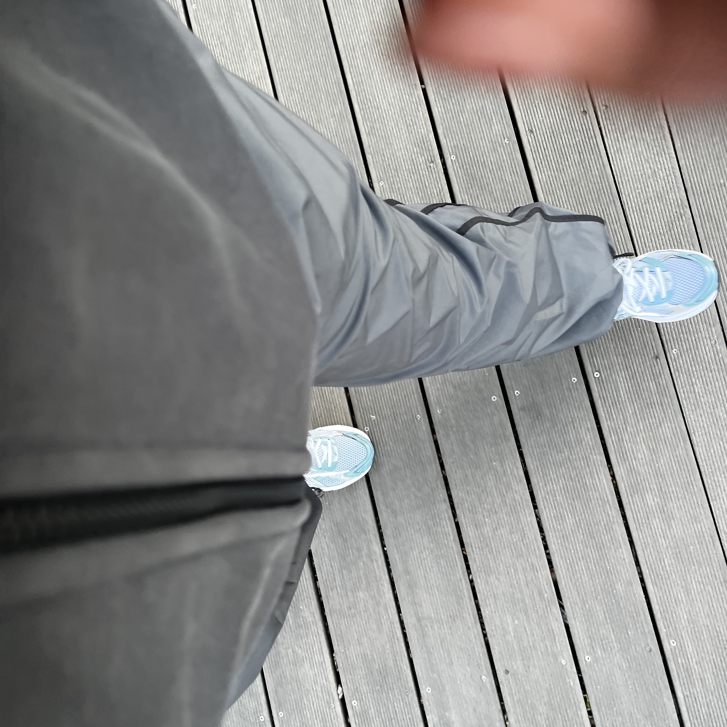 Asics Gel-1130 White Shark Skin, Stone Island 64251 Garment Dyed Cotton Fleece Full Zip Hooded Sweatshirt Black - 24SS 착용 스타일 - 1