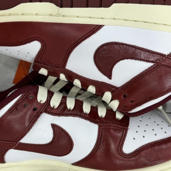 (W) Nike Dunk Low Retro PRM Team Red and White 착용 스타일