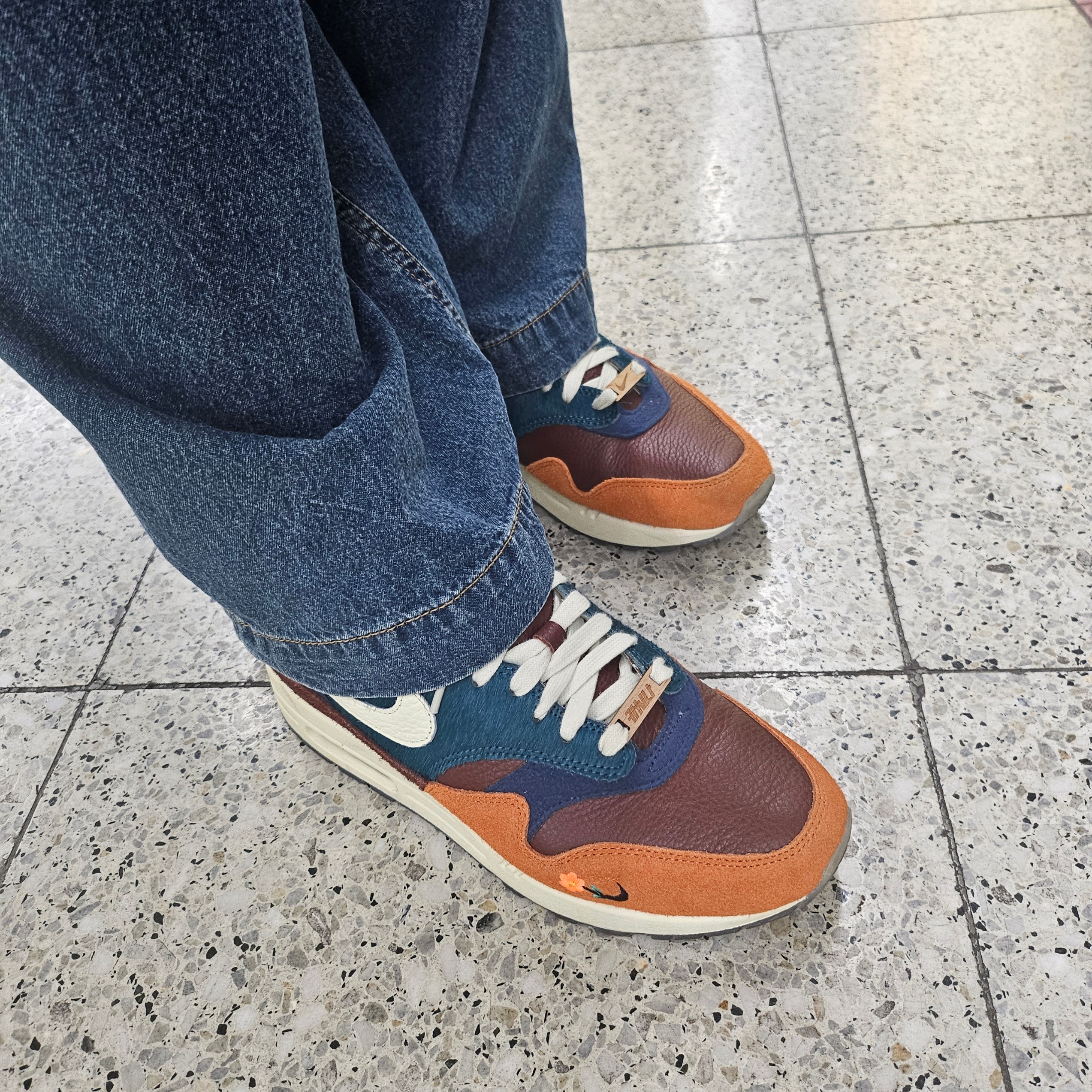 Supreme Pigment Canvas S Logo 6-Panel Navy - 23SS, Nike x Kasina Air Max 1 SP Won-Ang Orange 착용 스타일 - 5
