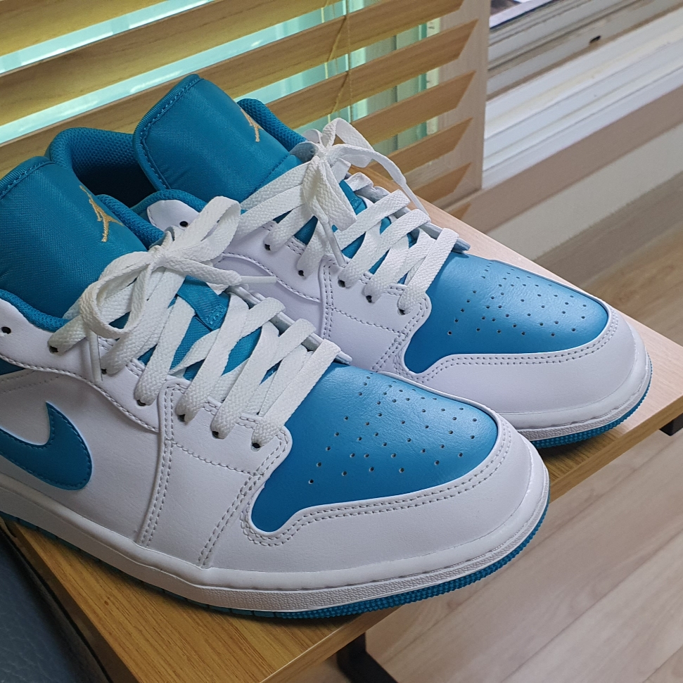 Jordan 1 Low White Aquatone 착용 스타일
