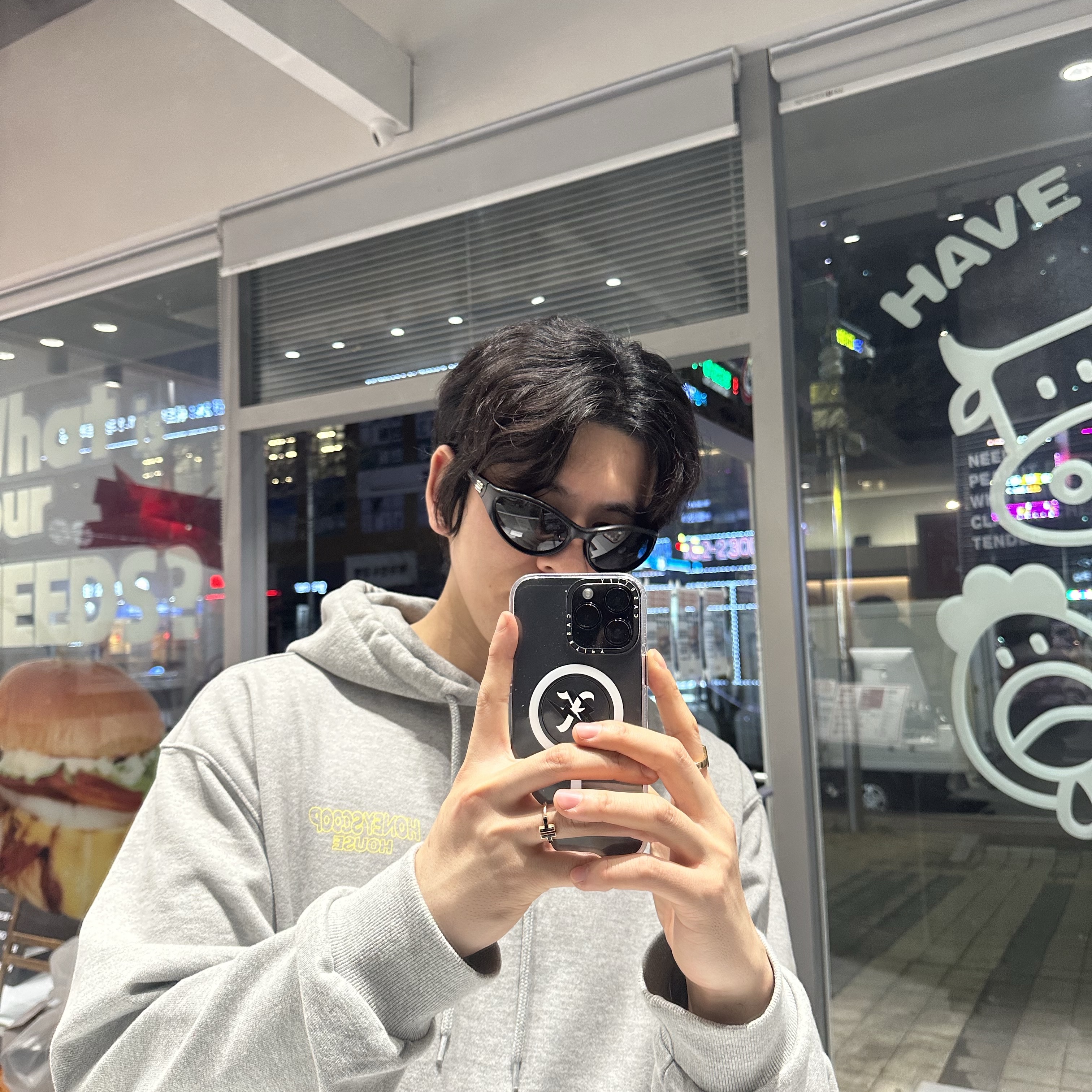 Gentle Monster x Maison Margiela MM107 Black Black 착용 스타일