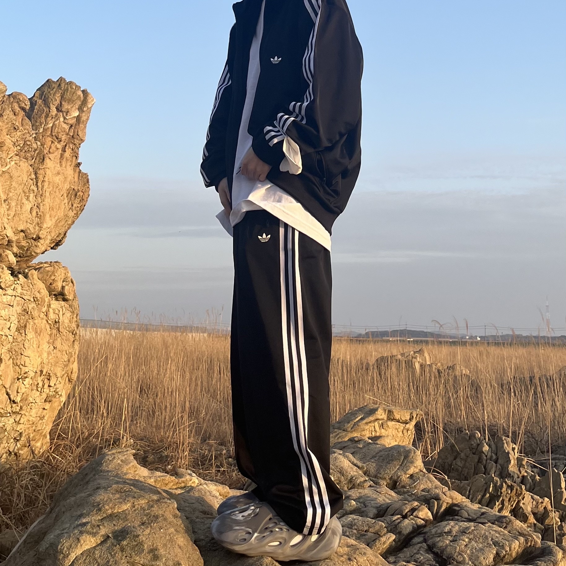 Adidas Yeezy Foam RNNR MX Granite, Adidas Originals Beckenbauer Track Jacket Black - KR Sizing 착용 스타일 - 2